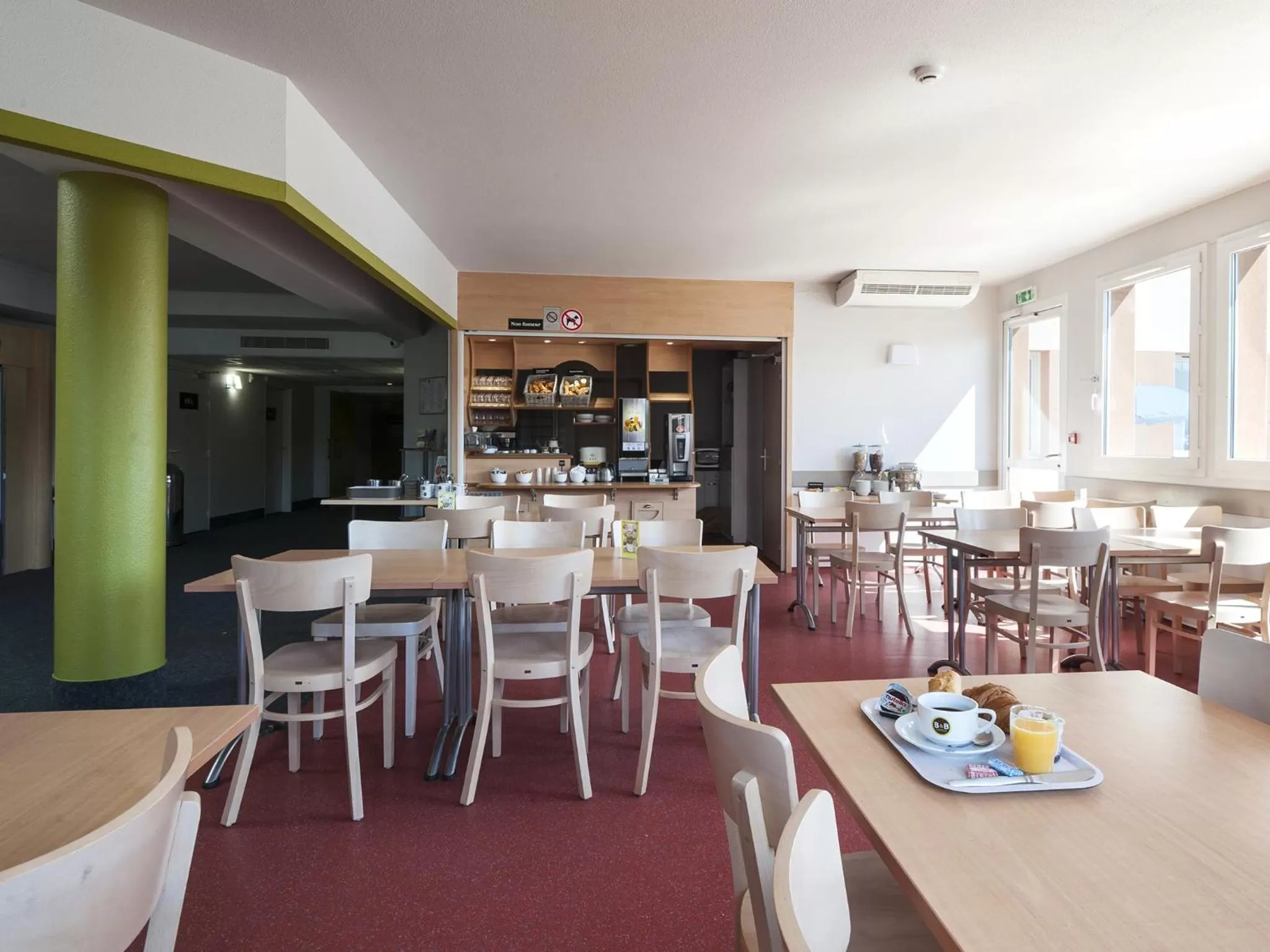 Restaurant/places to eat in B&B HOTEL Paray-le-Monial