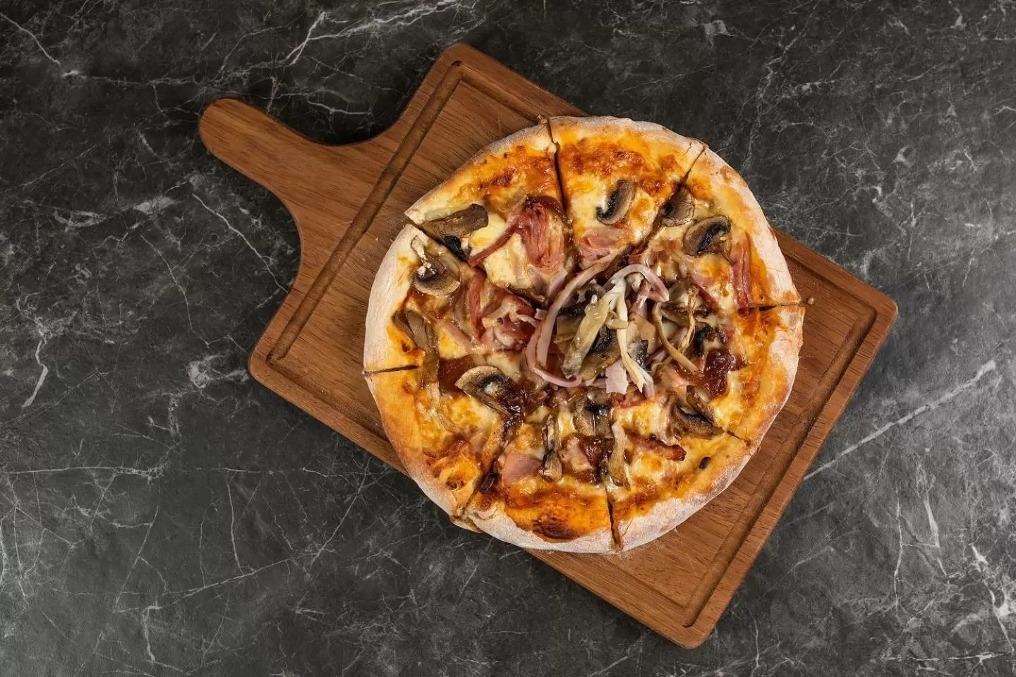 Restaurant/places to eat in Madama Residence