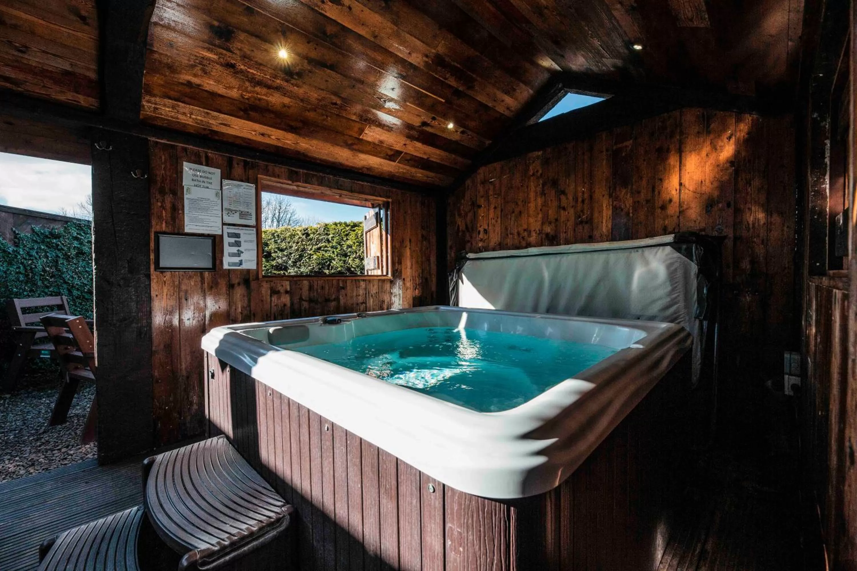 Hot Tub in South Causey Inn