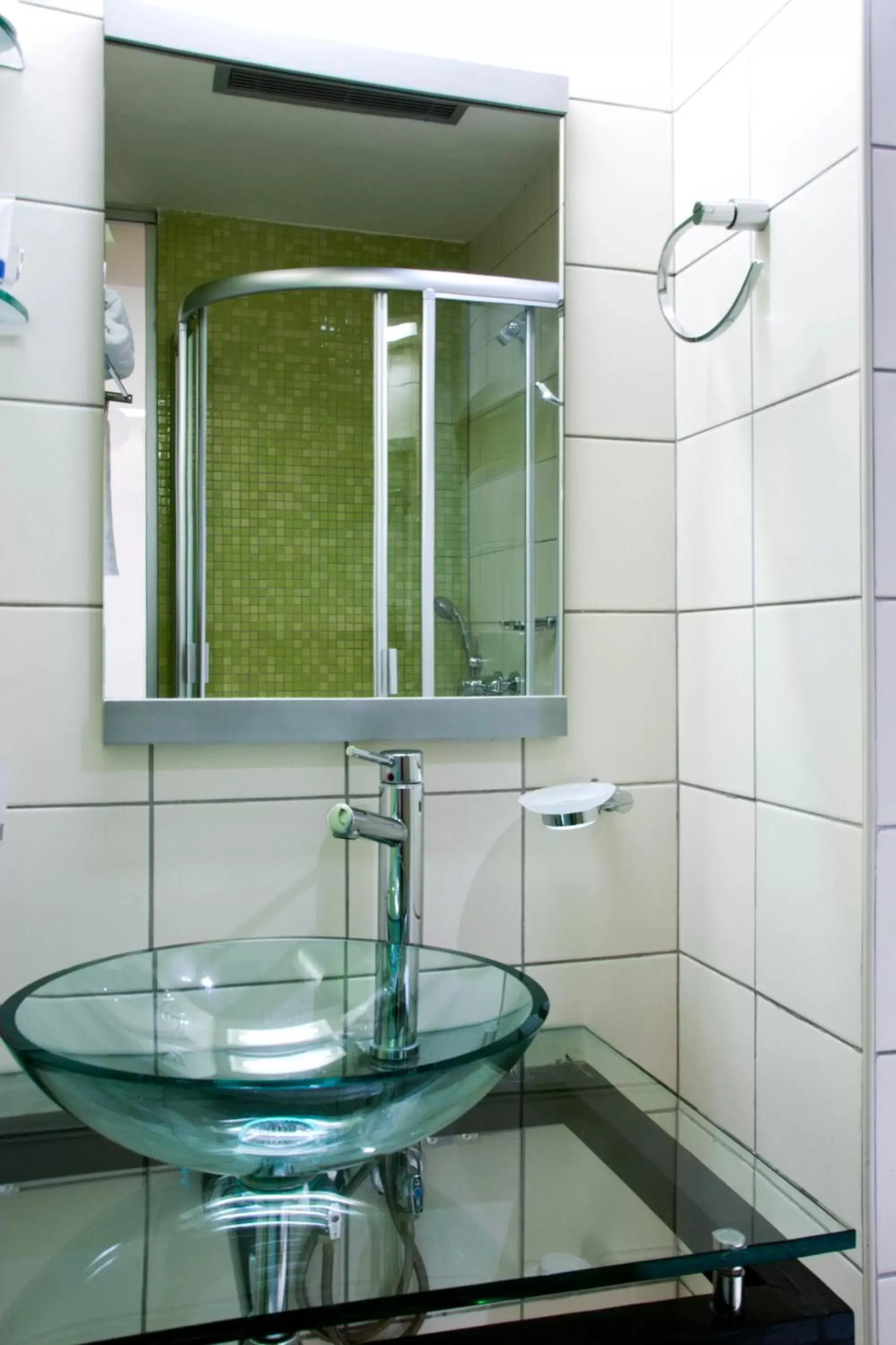 Elegant Room in Capsis Hotel Thessaloniki Elegant Room in Capsis Hotel Thessaloniki