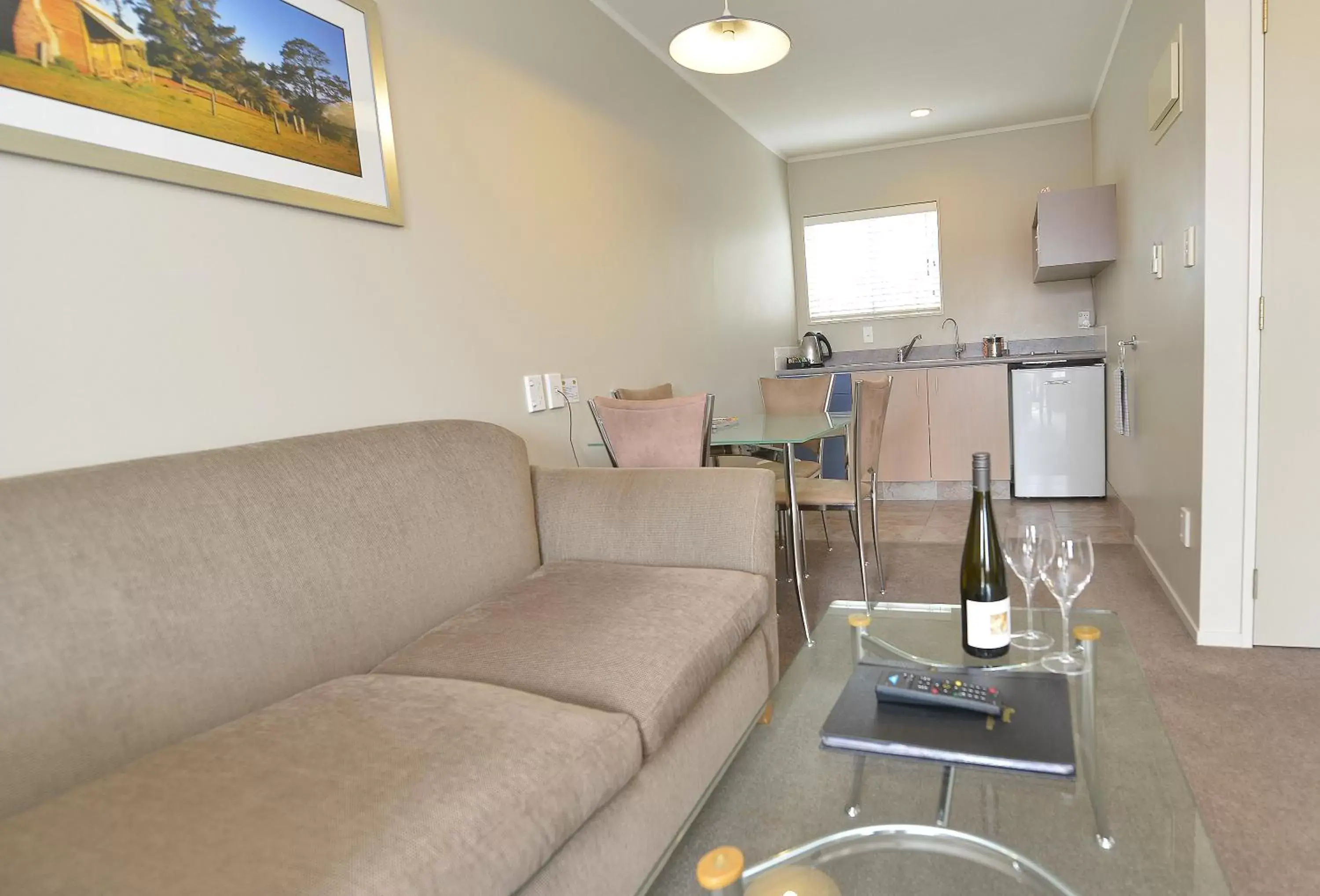 One-Bedroom Apartment in Brougham Heights Motel One-Bedroom Apartment in Brougham Heights Motel