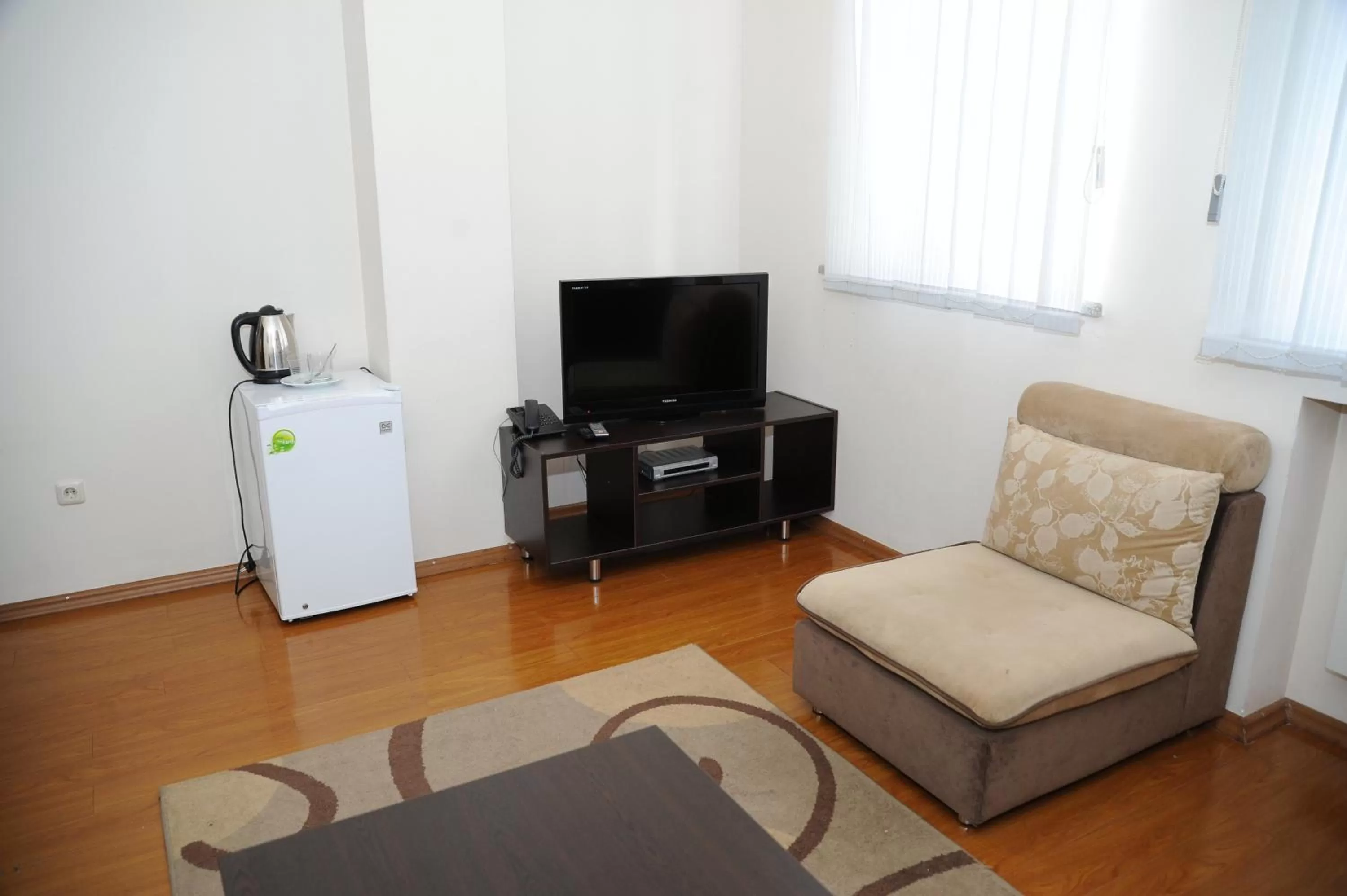 Day, TV/Entertainment Center in Villa 29