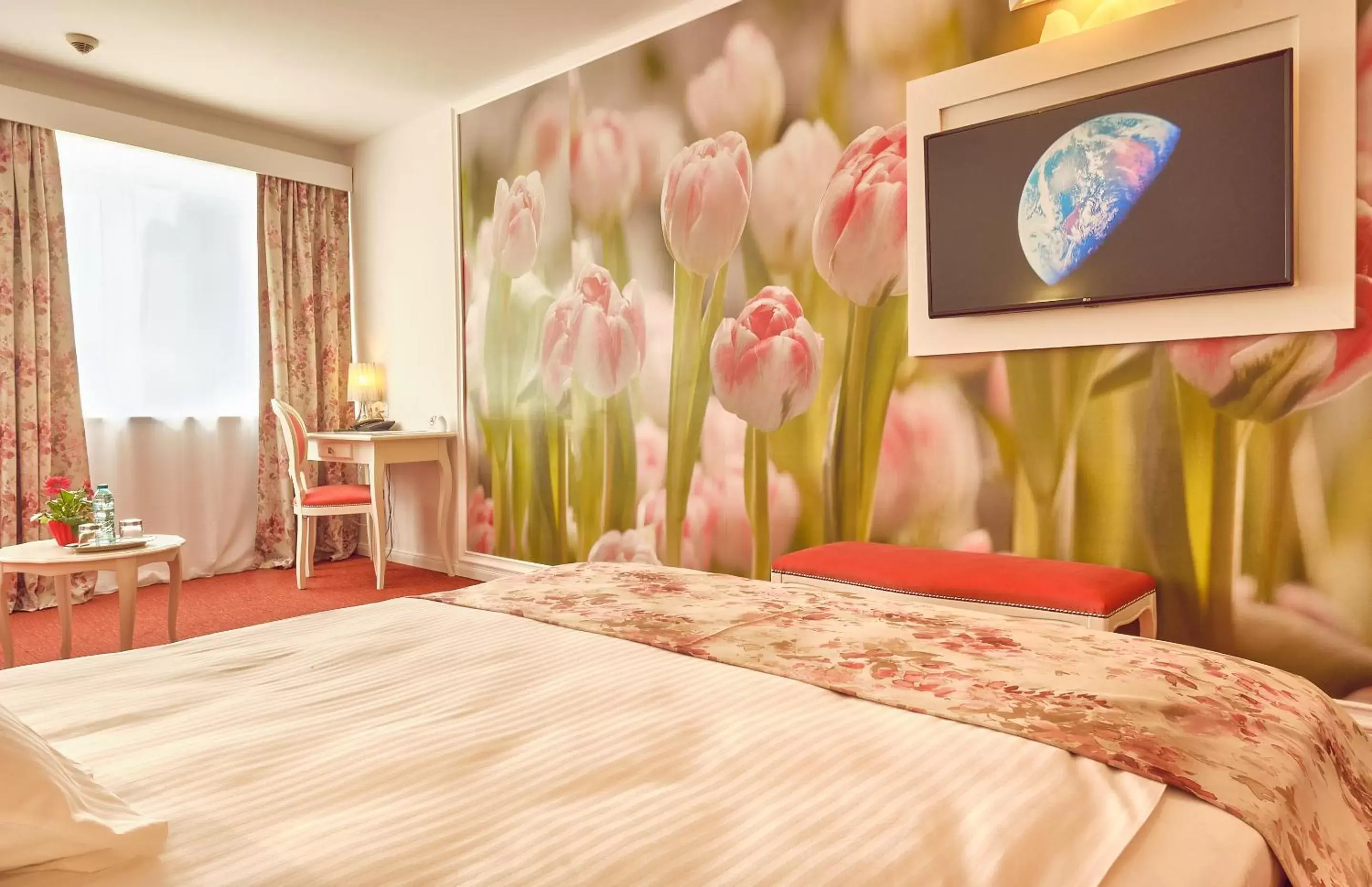 Deluxe Double Room with sofa Palace of Parliament view in Continental Forum Bucuresti Palatul Parlamentului Deluxe Double Room with sofa Palace of Parliament view in Continental Forum Bucuresti Palatul Parlamentului