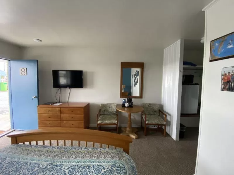 Bed in Wachapreague Inn - Motel Rooms