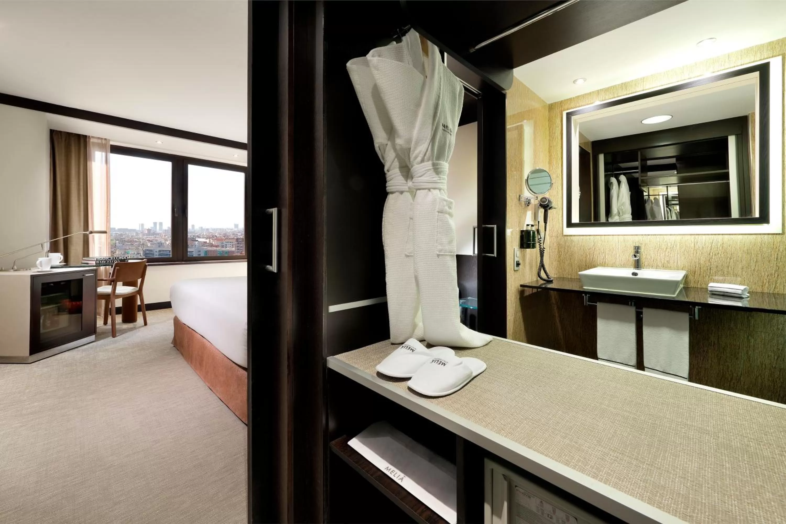 Bed in Melia Barcelona Sarriá