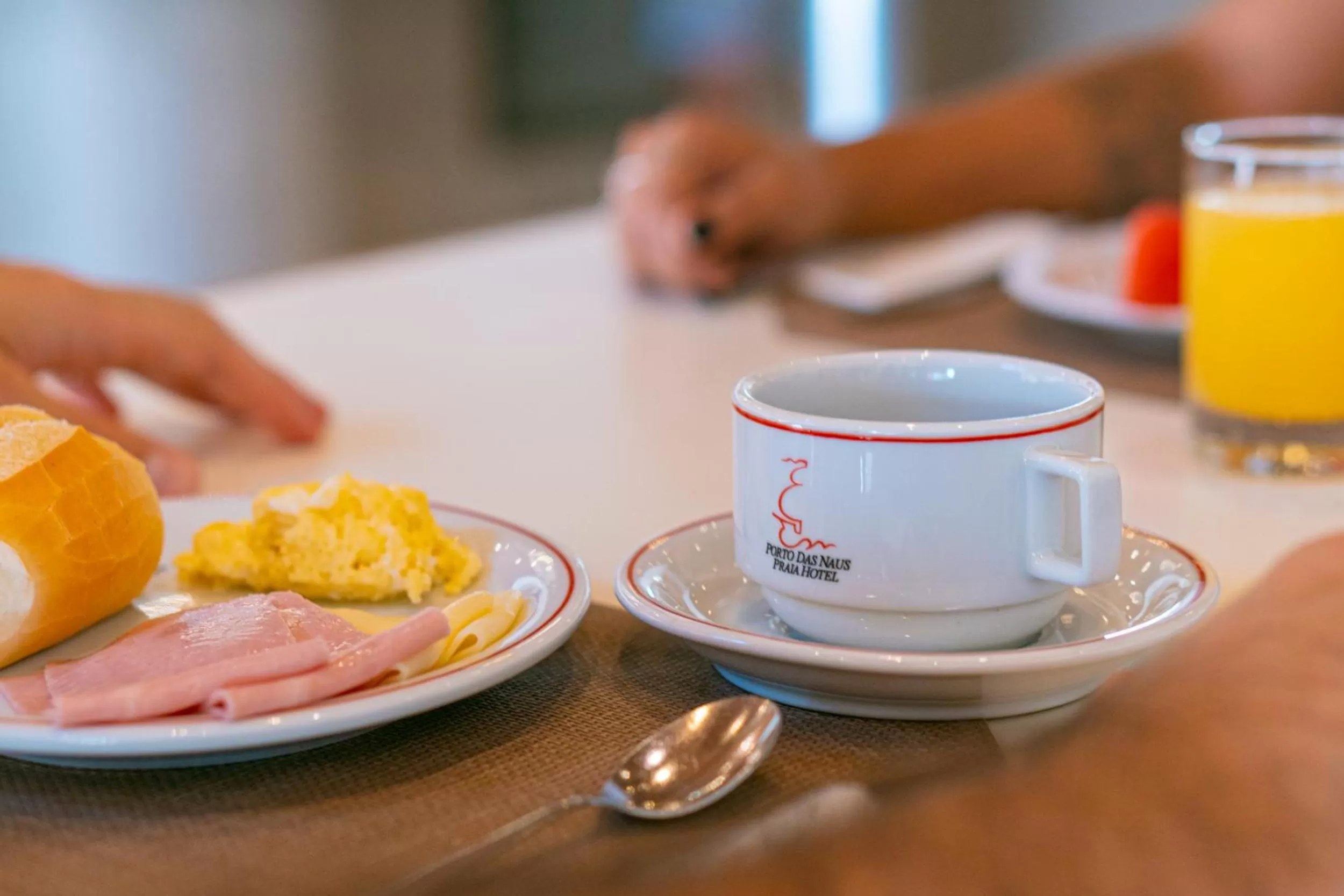 Food in Porto das Naus Praia Hotel