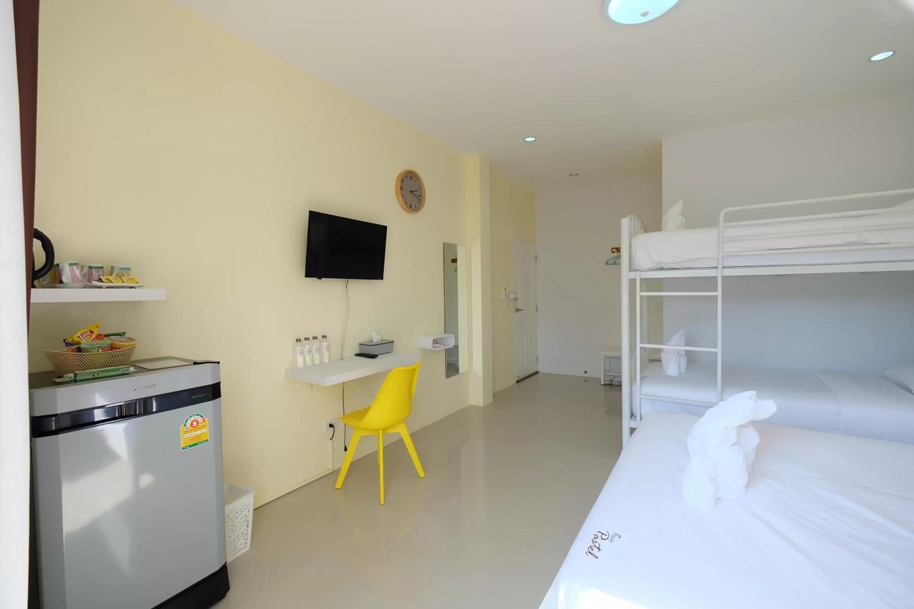 Spring, Bed in Noble Baan Pastel