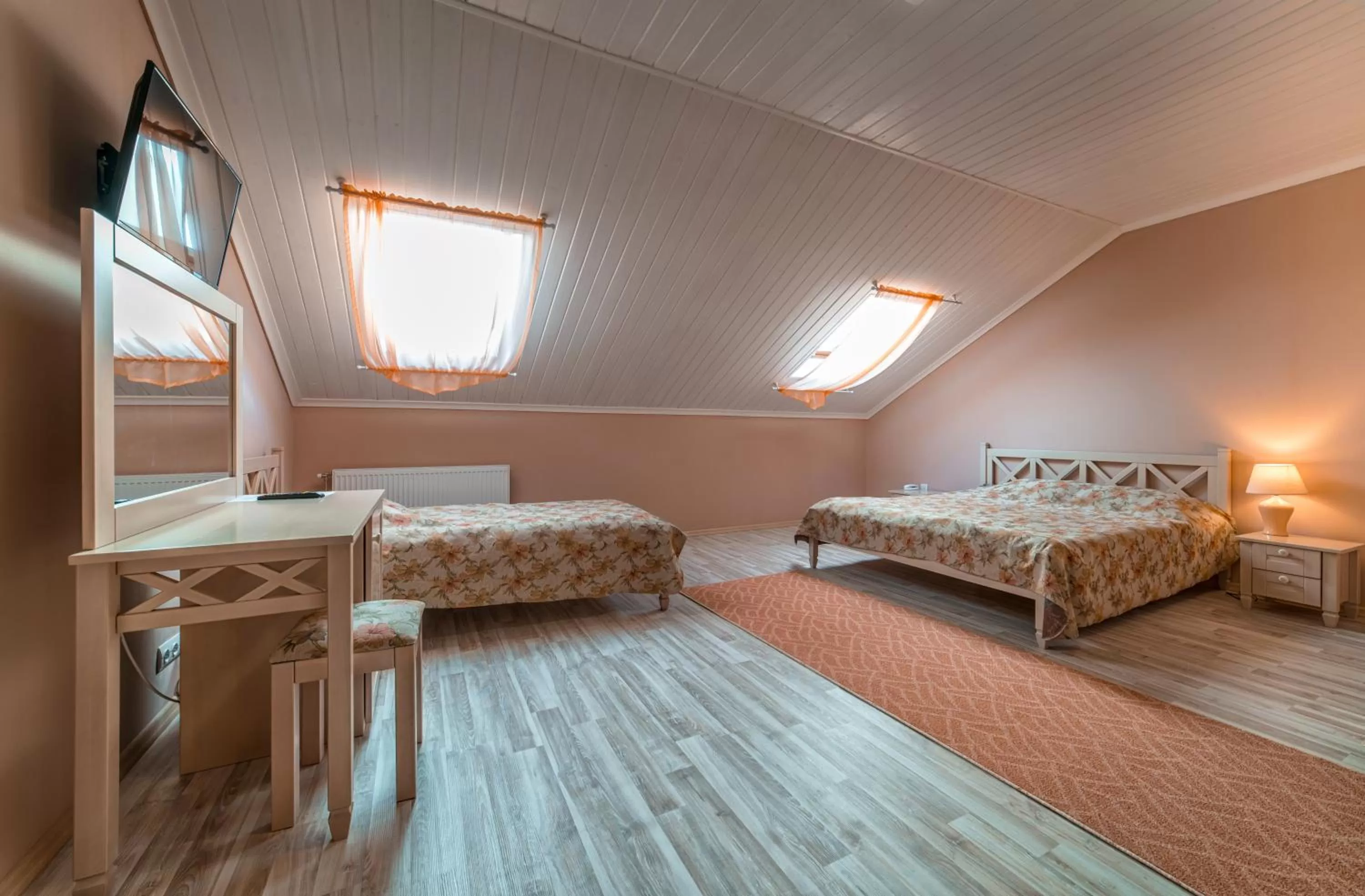 Photo of the whole room, Bed in Hotel and Restaurant Velure