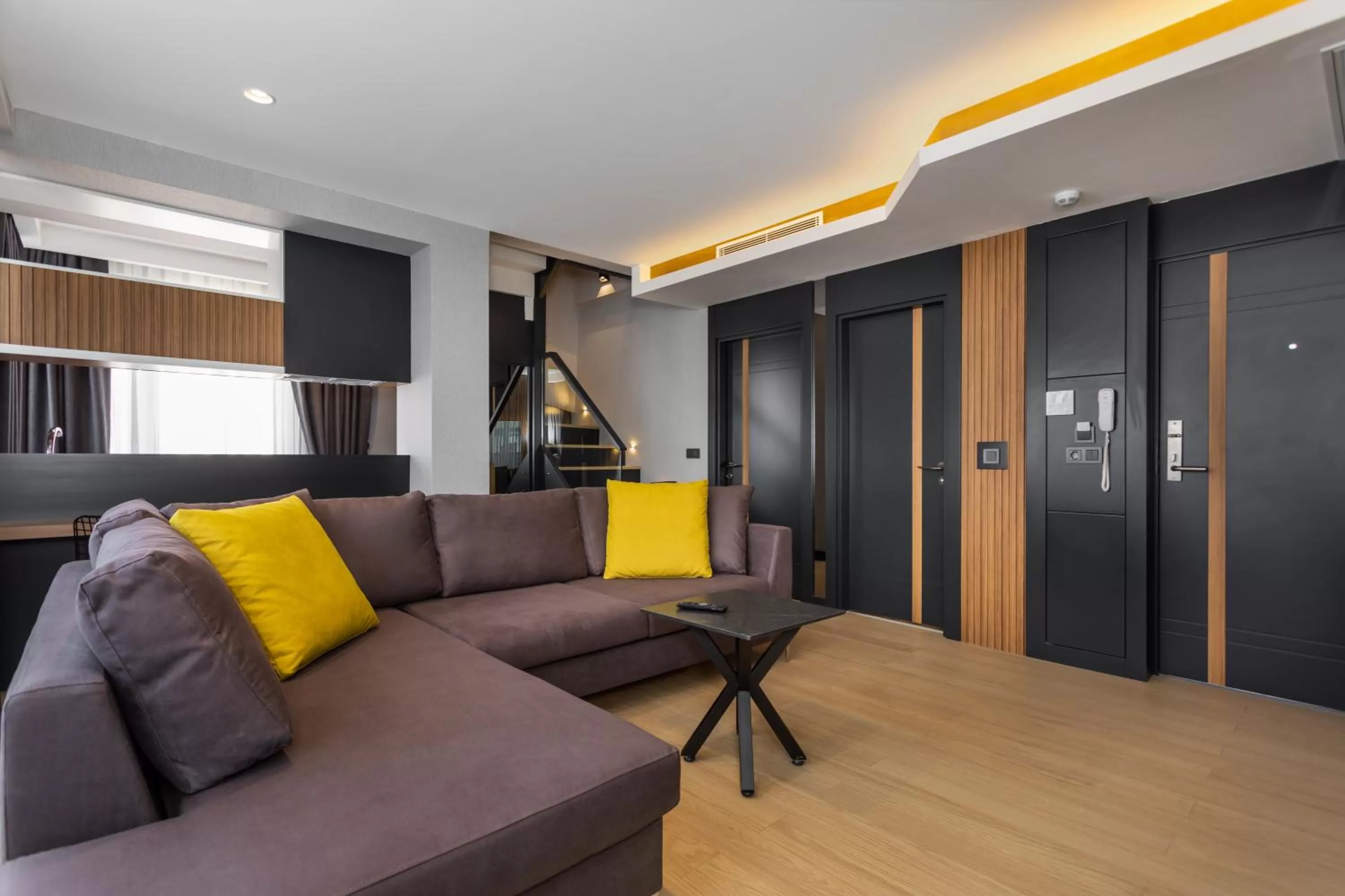 Seating area in Nox Suite Rezidans