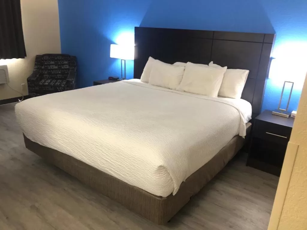 Bed in wallaceburg inn