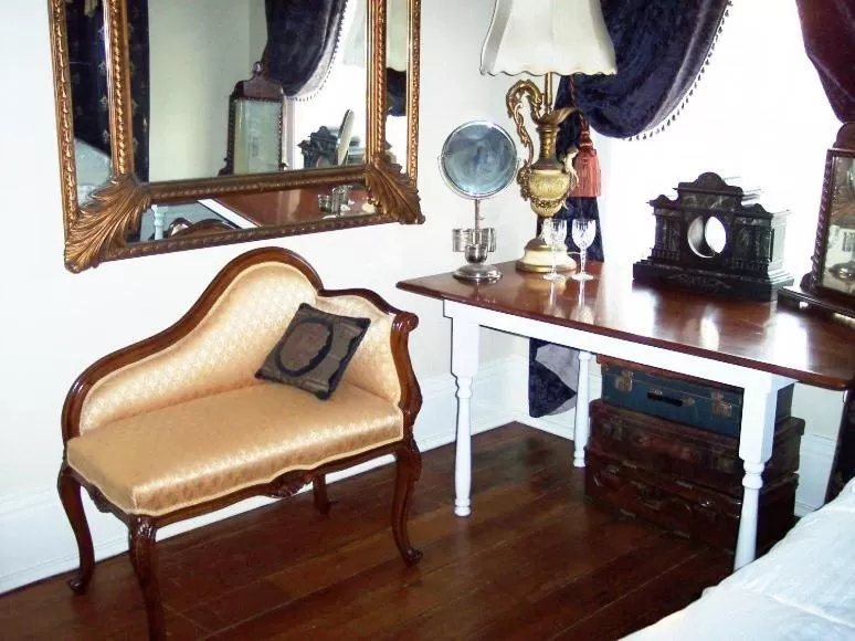 Decorative detail in Shadowlawn Bed and Breakfast