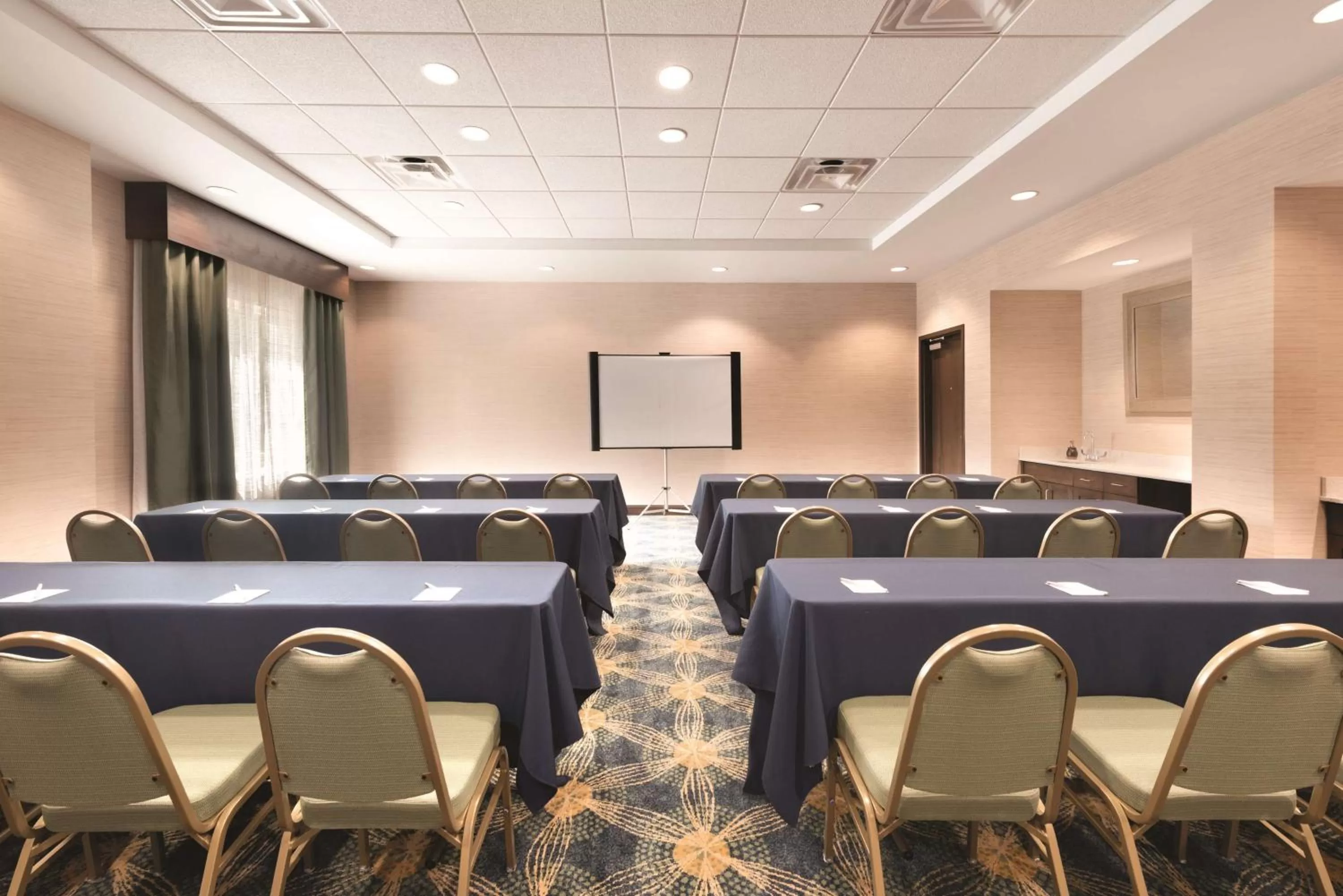 Meeting/conference room in Hampton Inn & Suites - DeLand