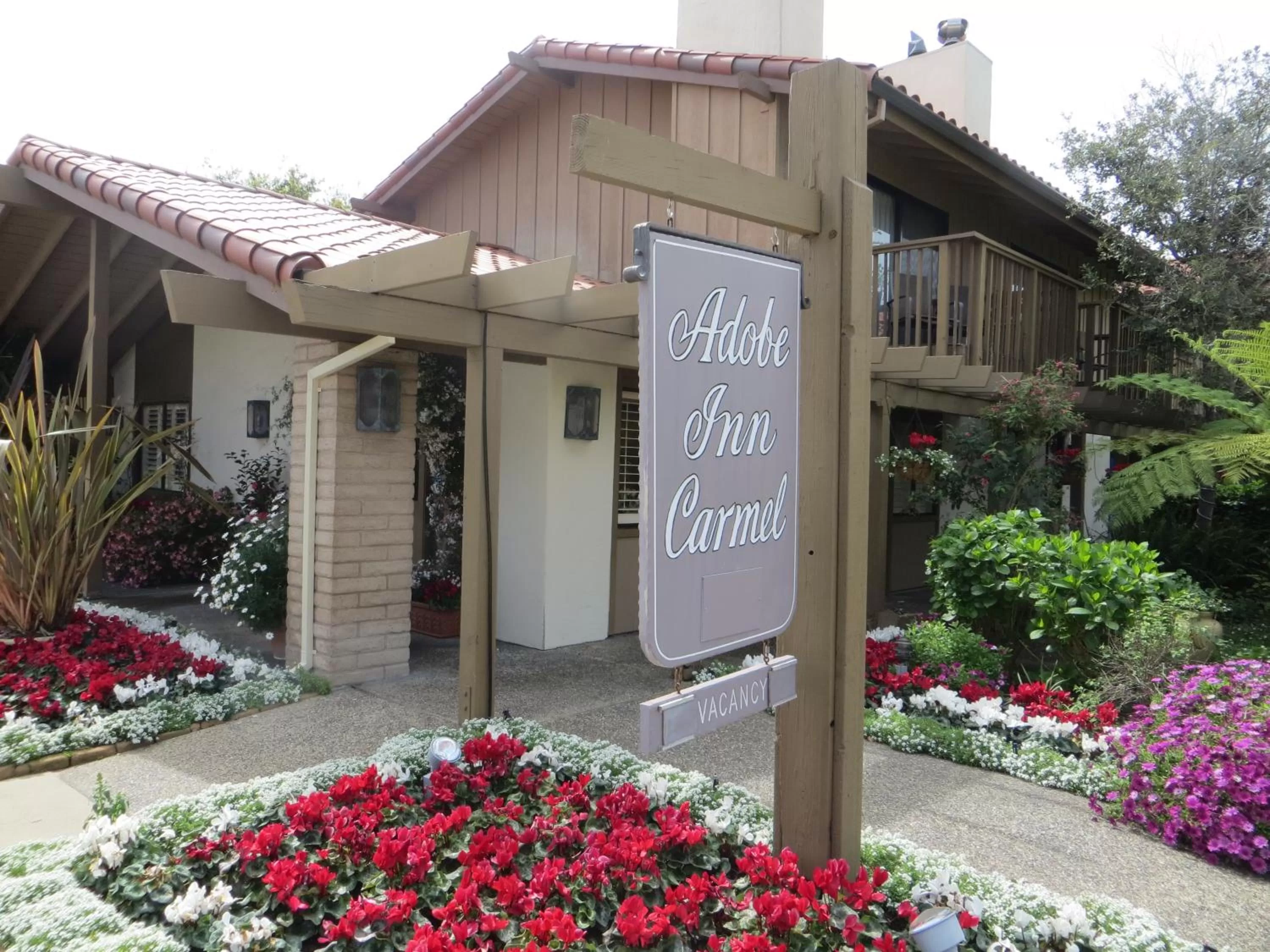 Facade/entrance in Adobe Inn
