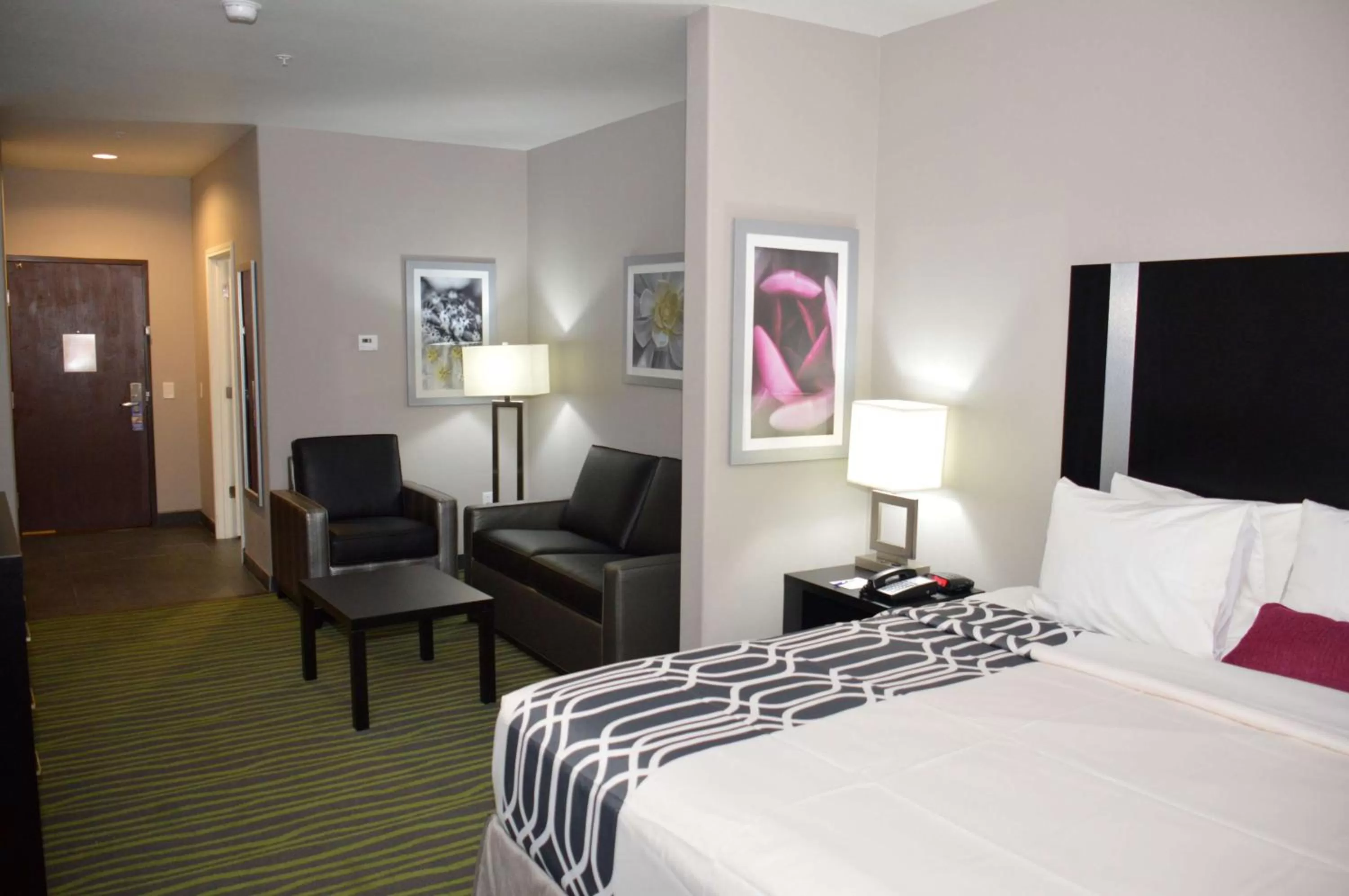 King Suite - Non-Smoking in Best Western Plus Dilley Inn & Suites