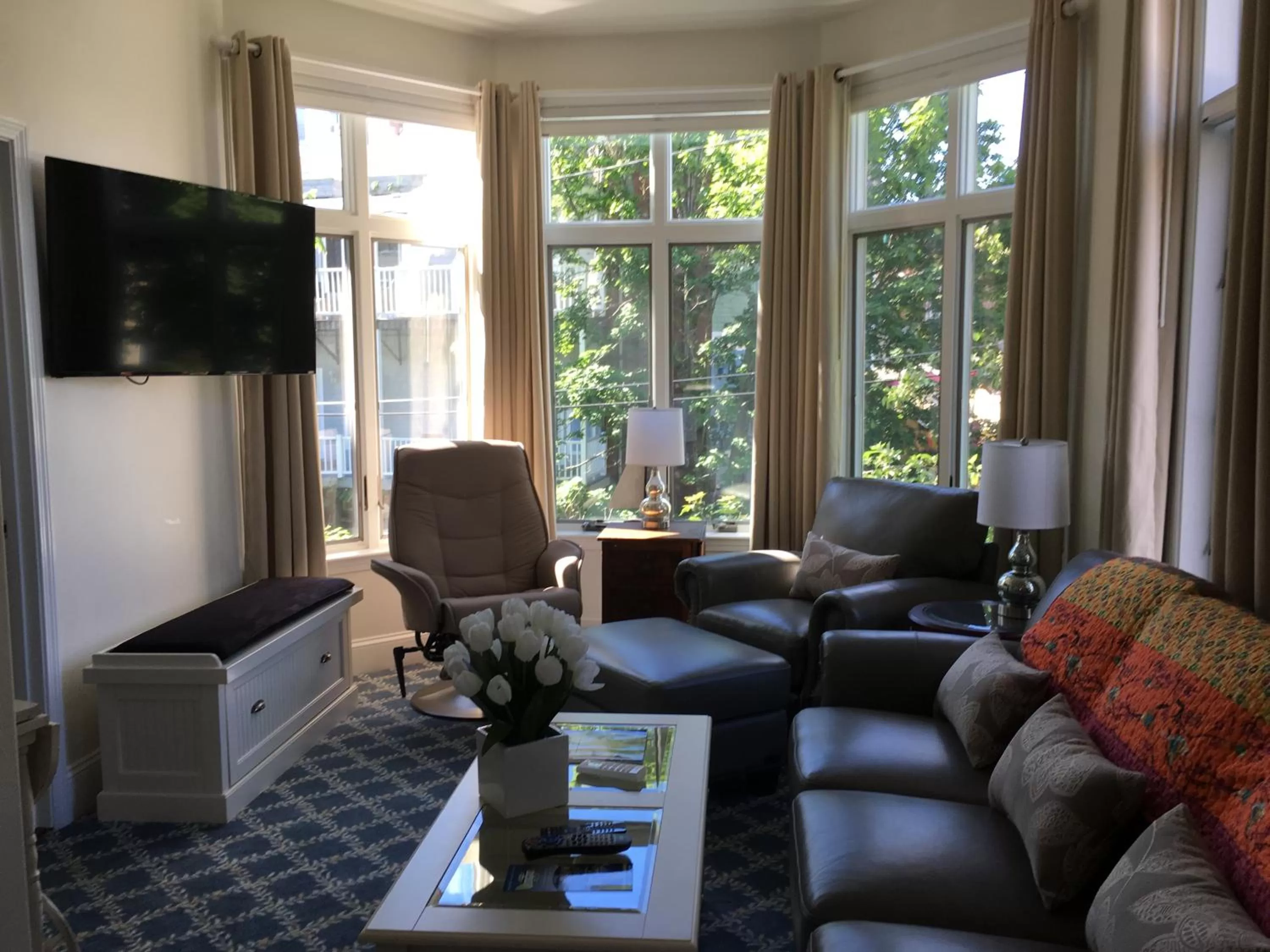 Shower in Camden Riverhouse Hotel and Inn