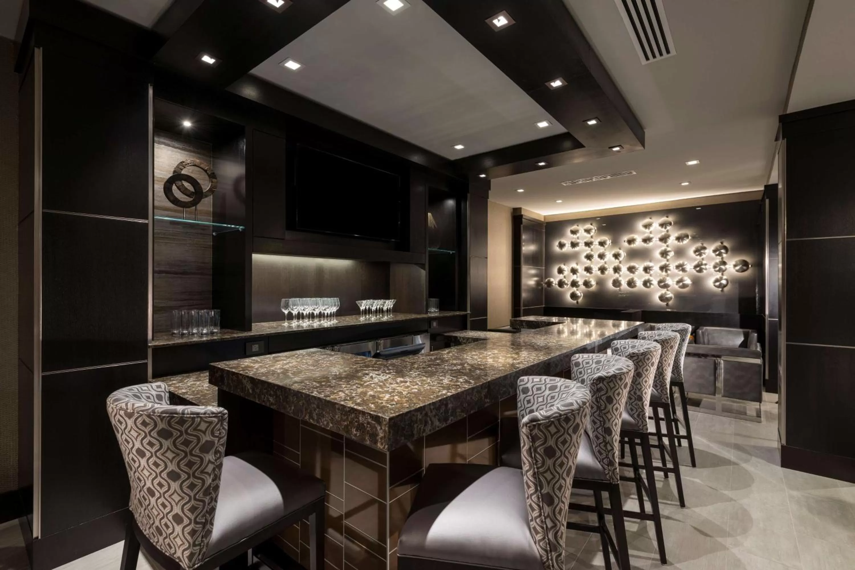 Lounge or bar in Hampton Inn & Suites Bridgewater, NJ