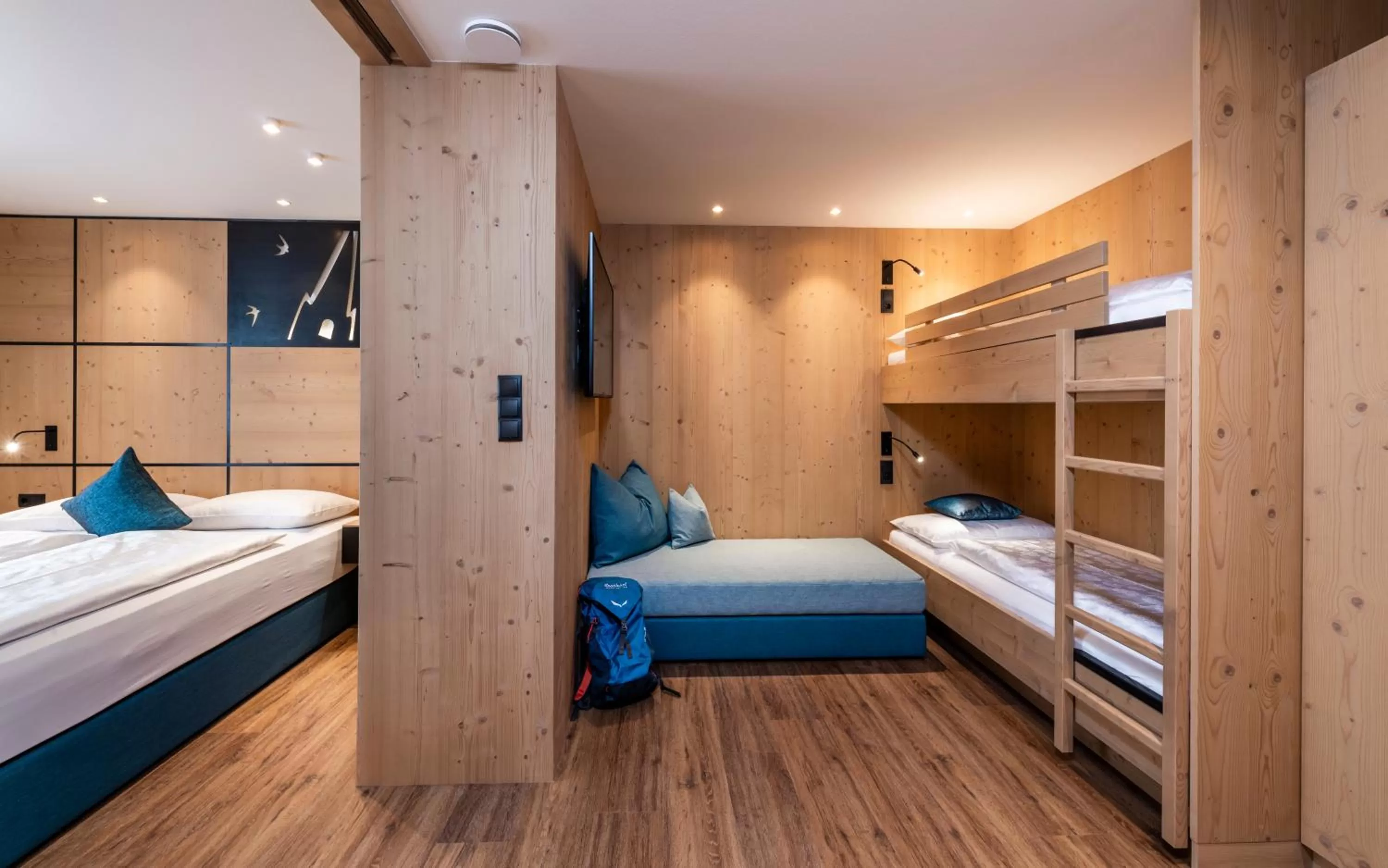 Photo of the whole room, Bed in Rösslwirt