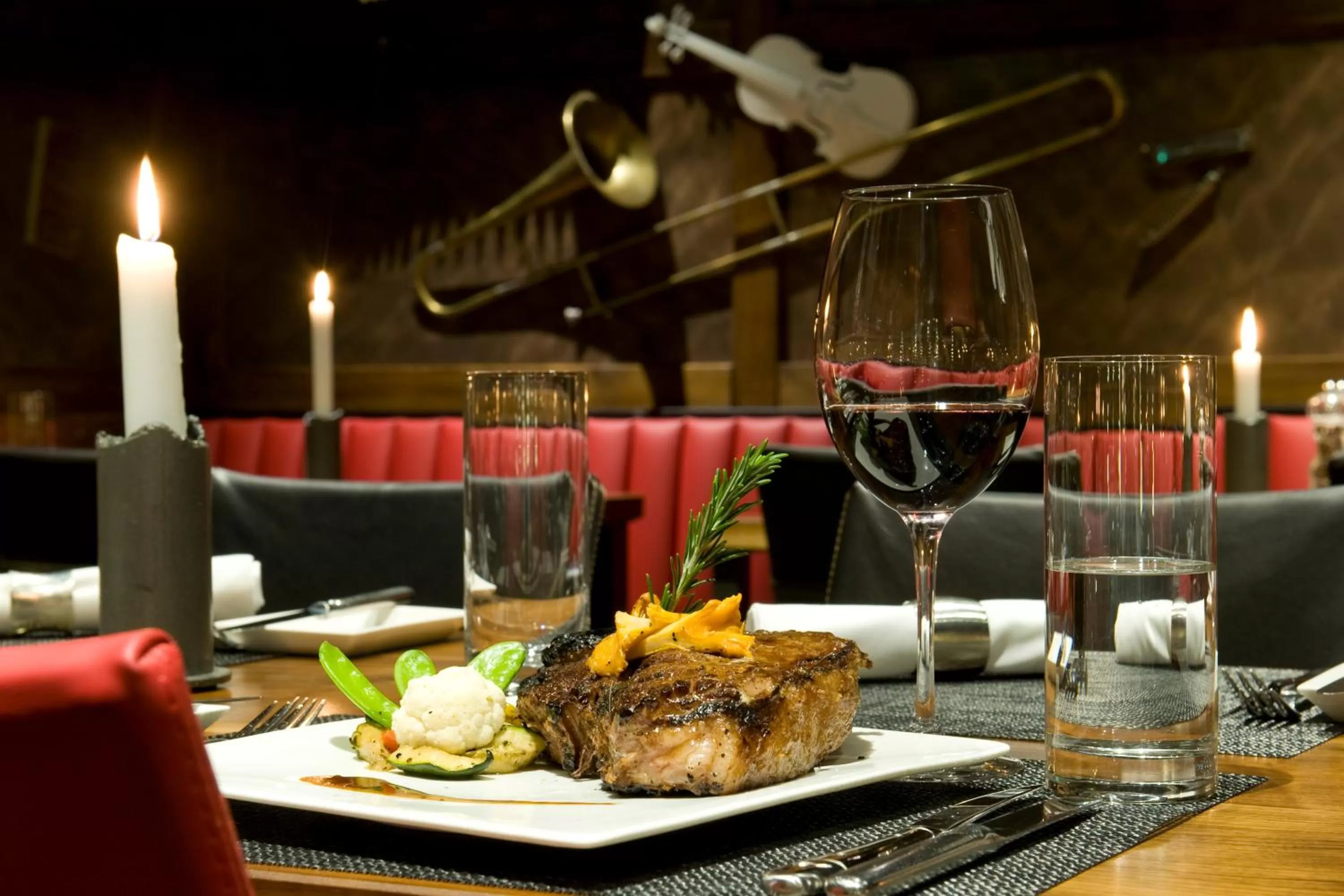 Restaurant/places to eat in Boutiquehotel Thessoni Classic & Self service Residence Home Zürich