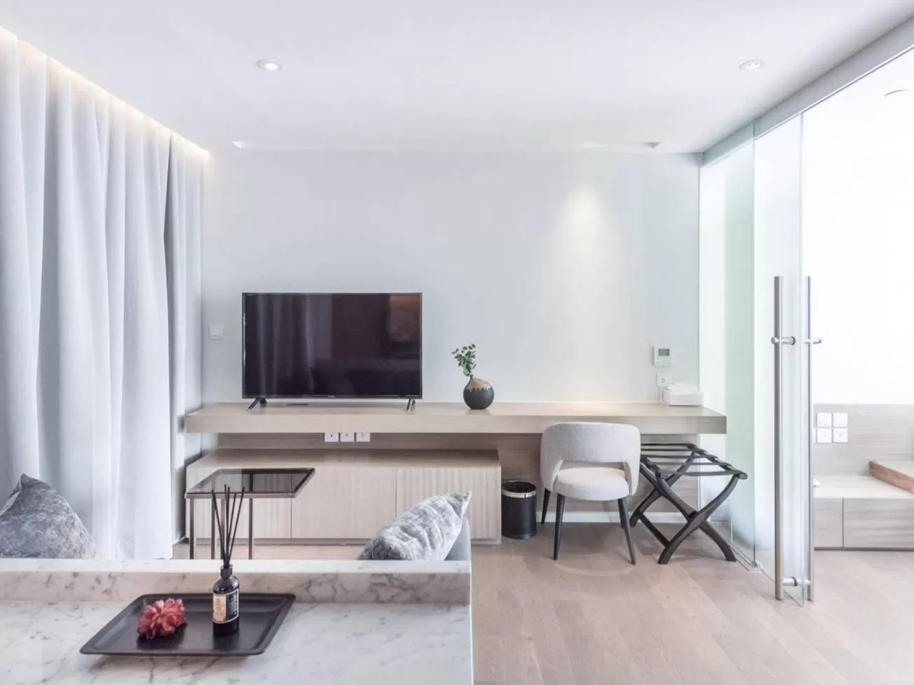 Living room in ashley hotel bkk