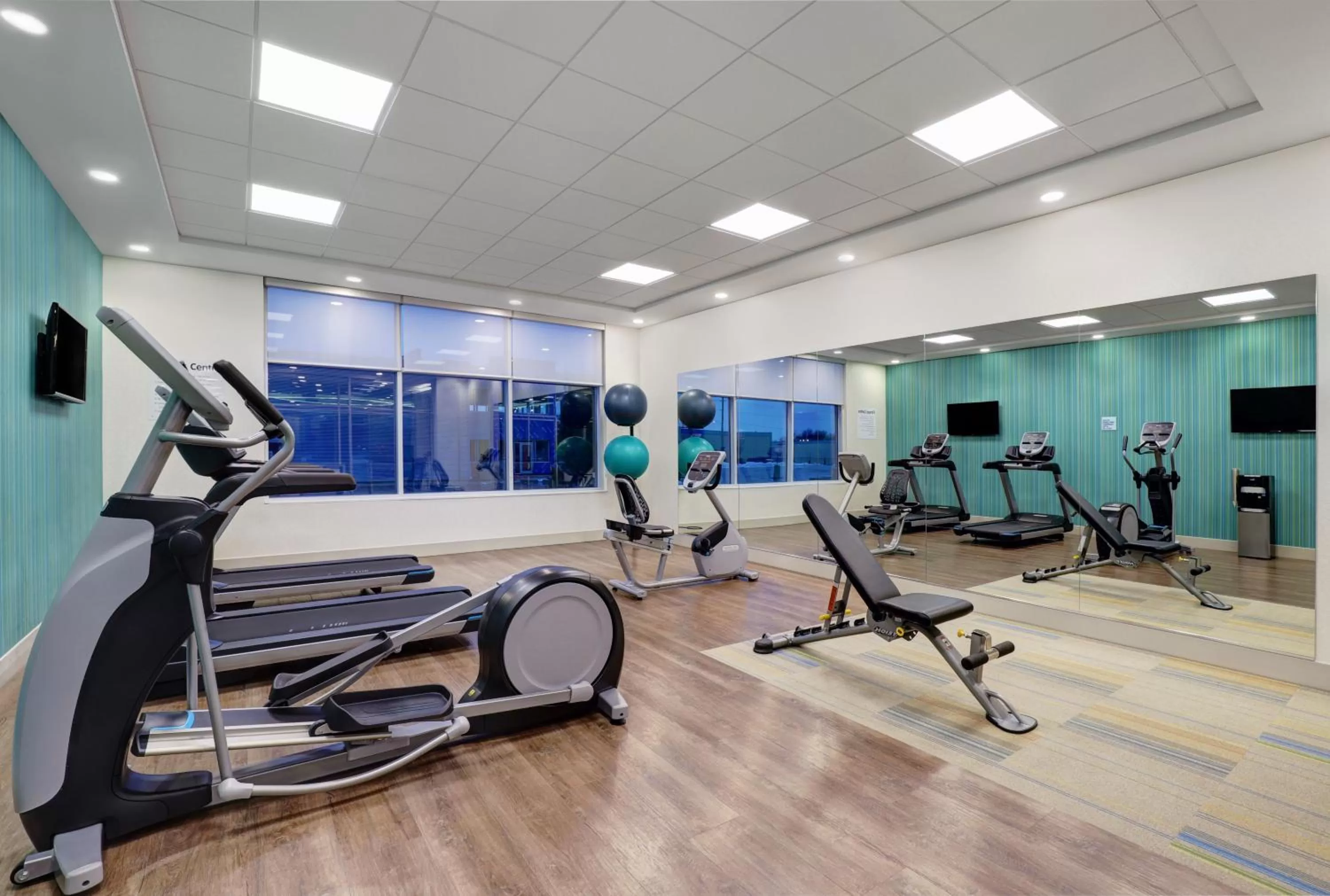 Fitness centre/facilities in Holiday Inn Express & Suites - Collingwood