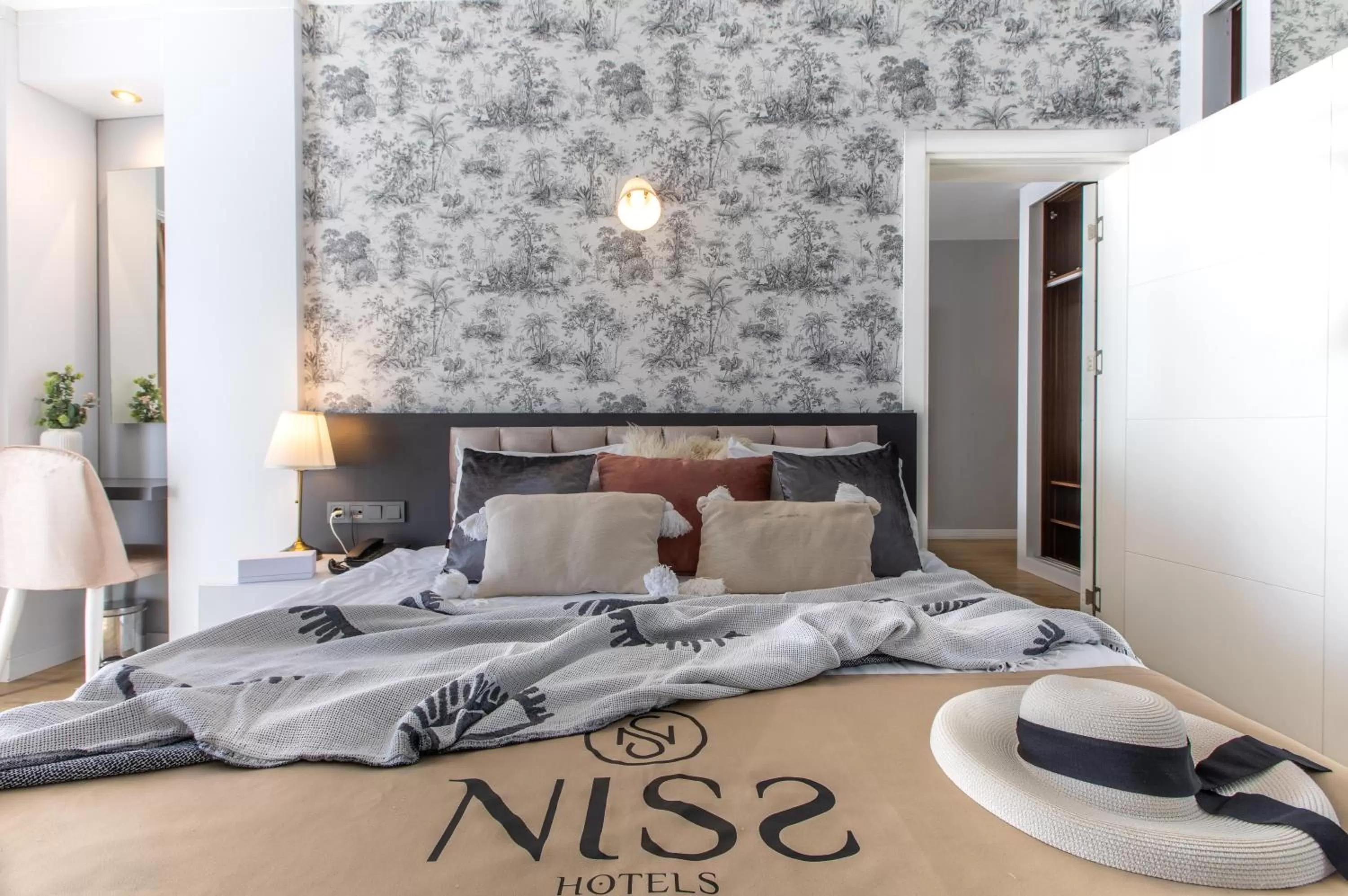 Bed in Niss Lara Hotel