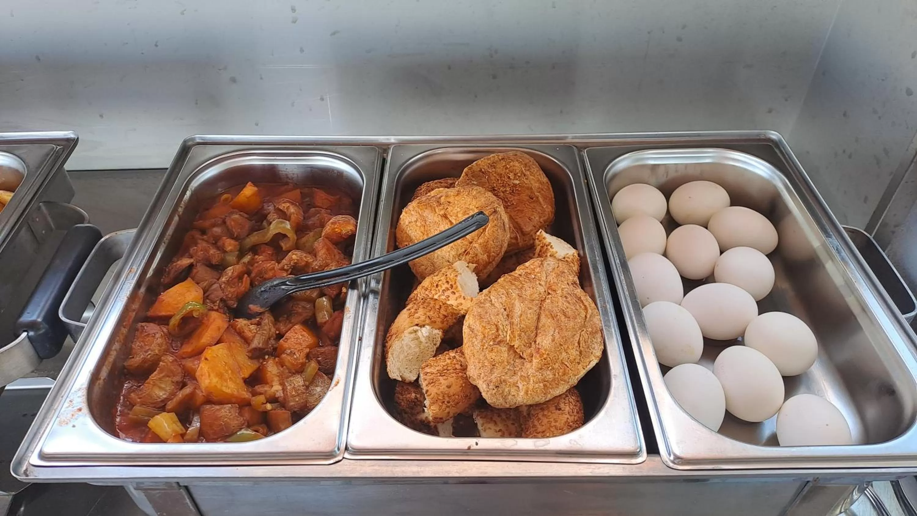 Restaurant/places to eat in Taksim Terrace Hotel