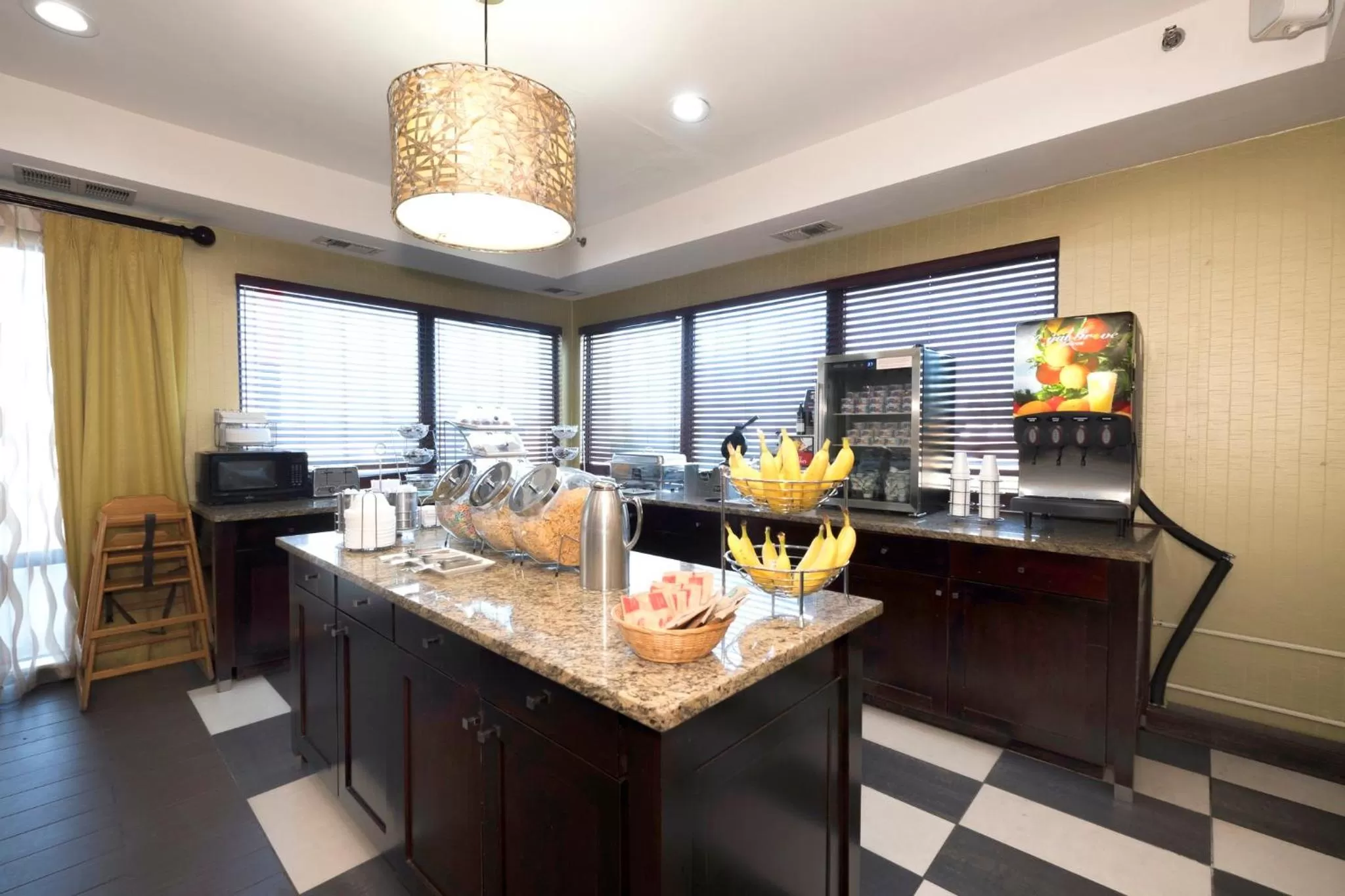 Breakfast in Sonesta Essential Ames