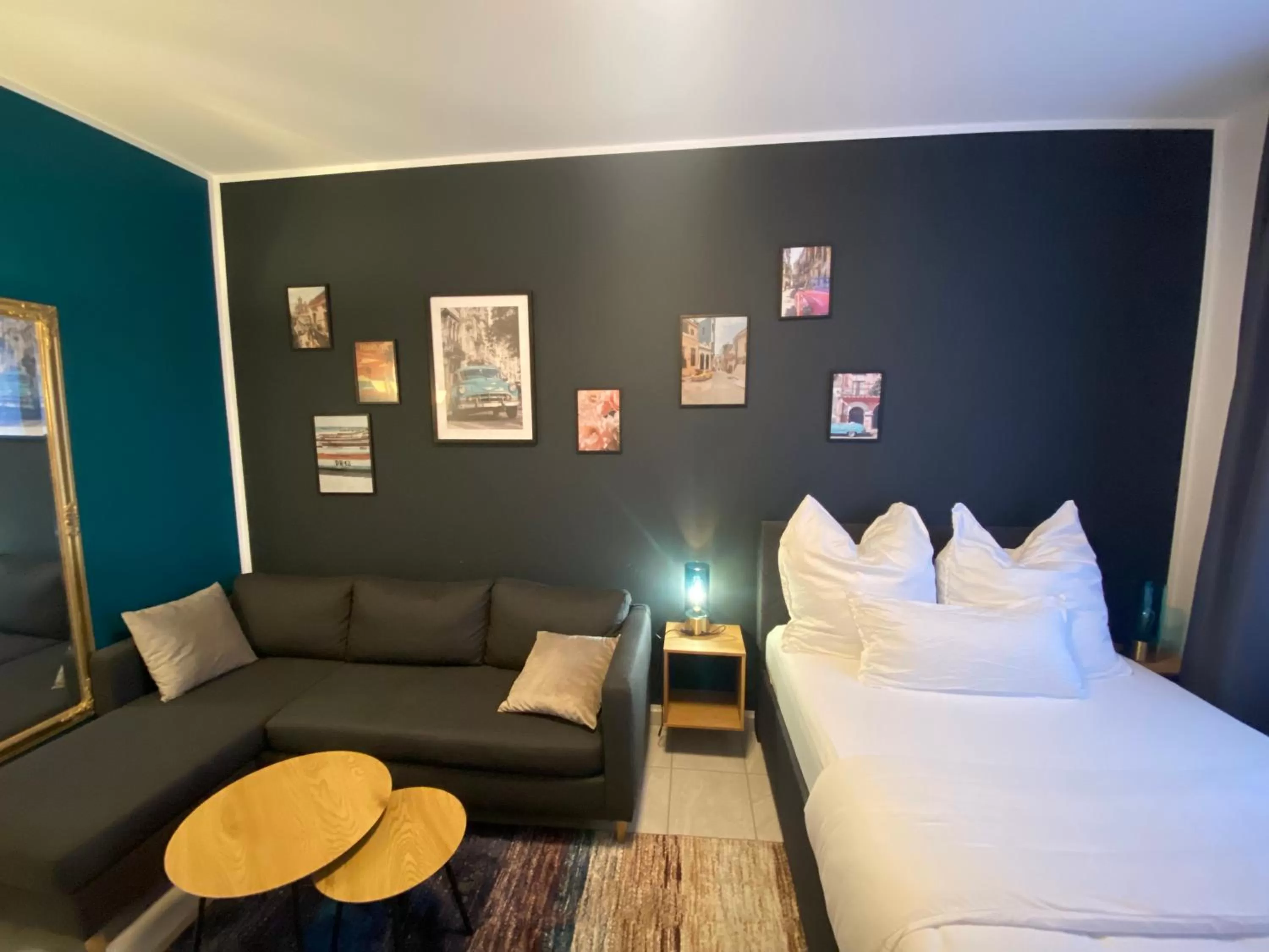 Bed in MARRAM Suitehotel