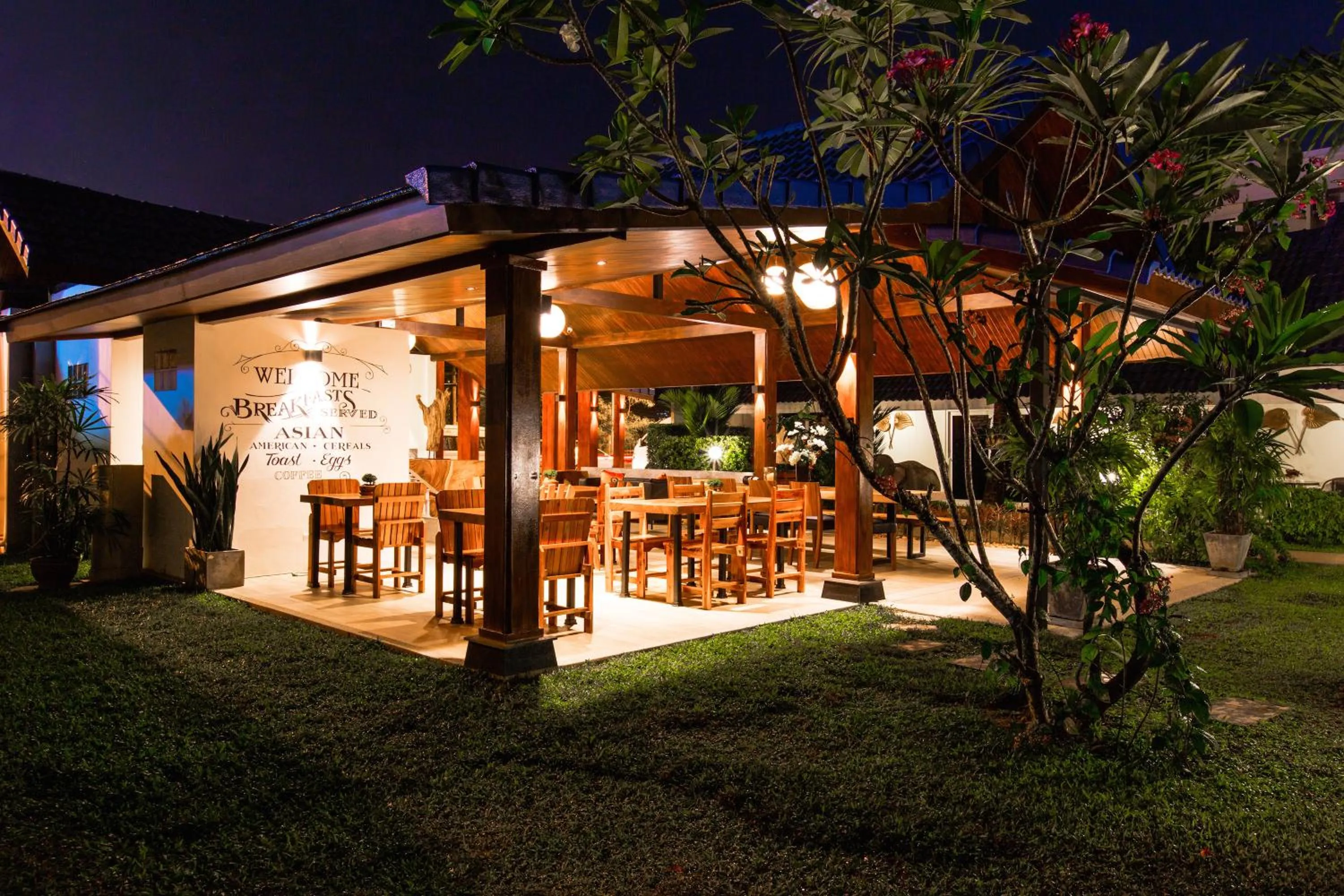 Restaurant/places to eat in Phuket Airport Hotel - SHA Extra Plus