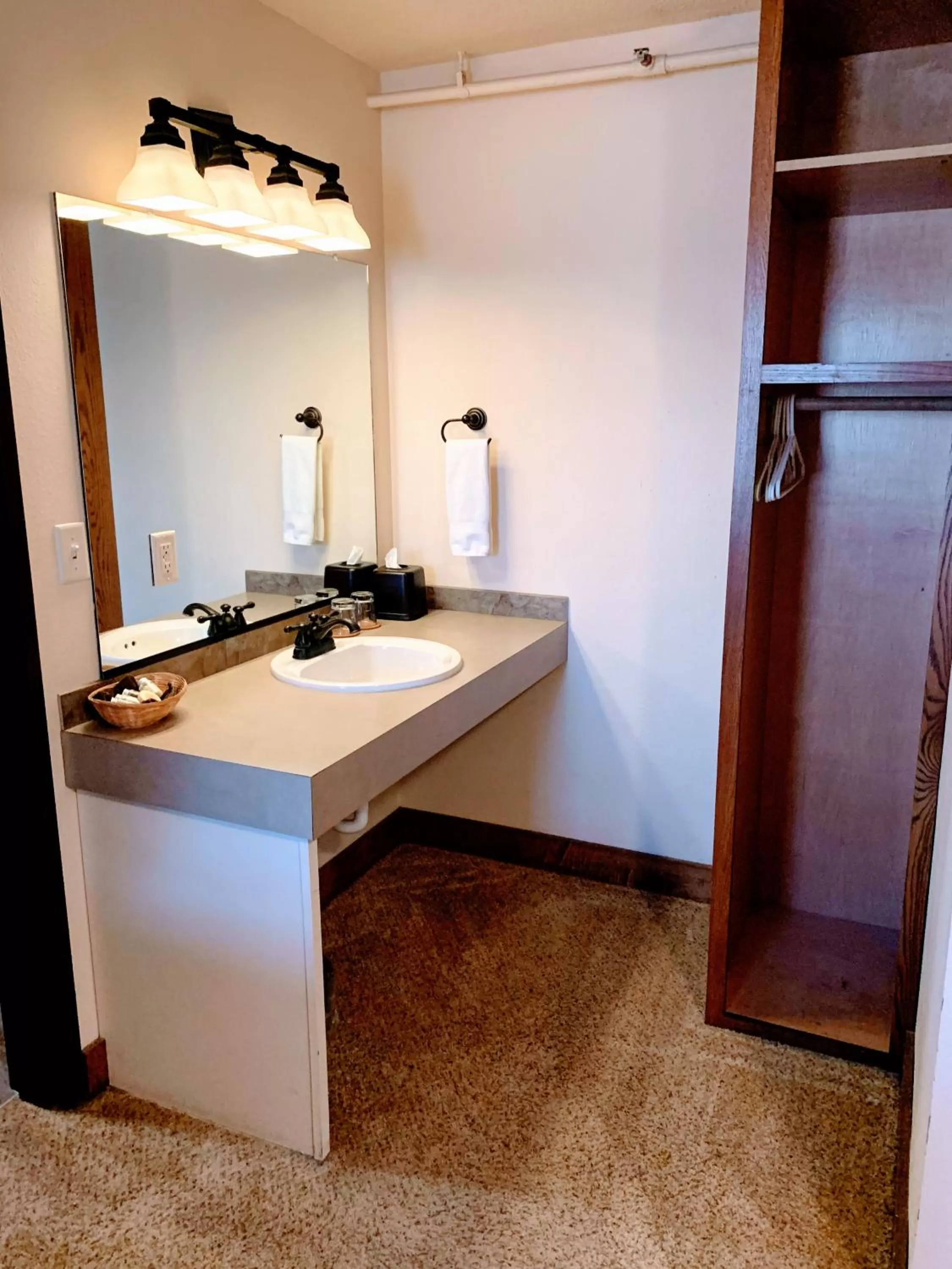 Iowa House Historic Inn