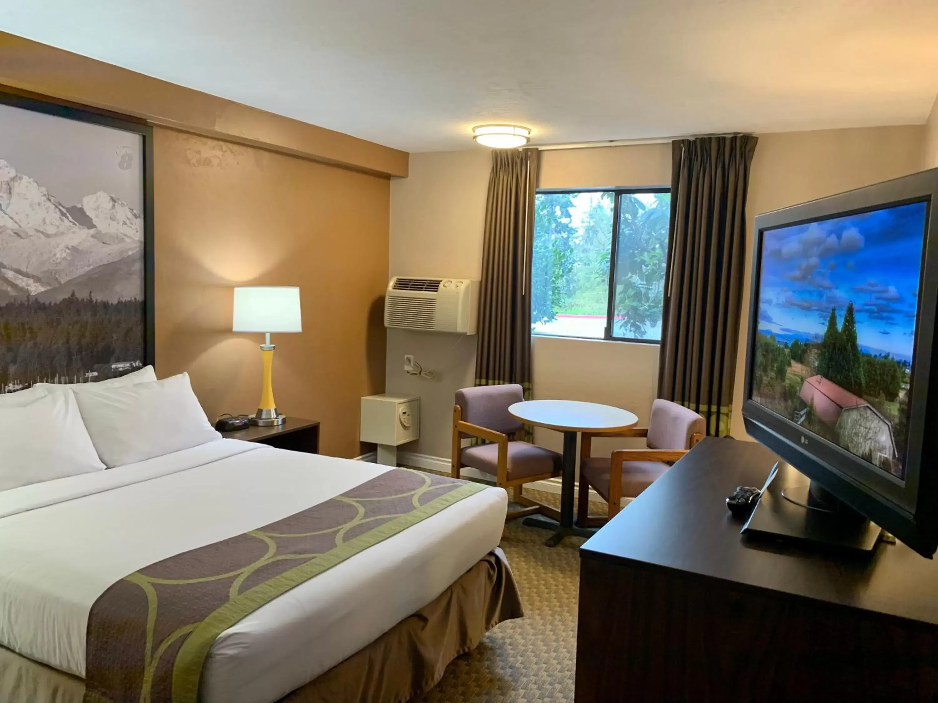 Queen Room - Non-Smoking in Super 8 by Wyndham Port Angeles at Olympic National Park Queen Room - Non-Smoking in Super 8 by Wyndham Port Angeles at Olympic National Park