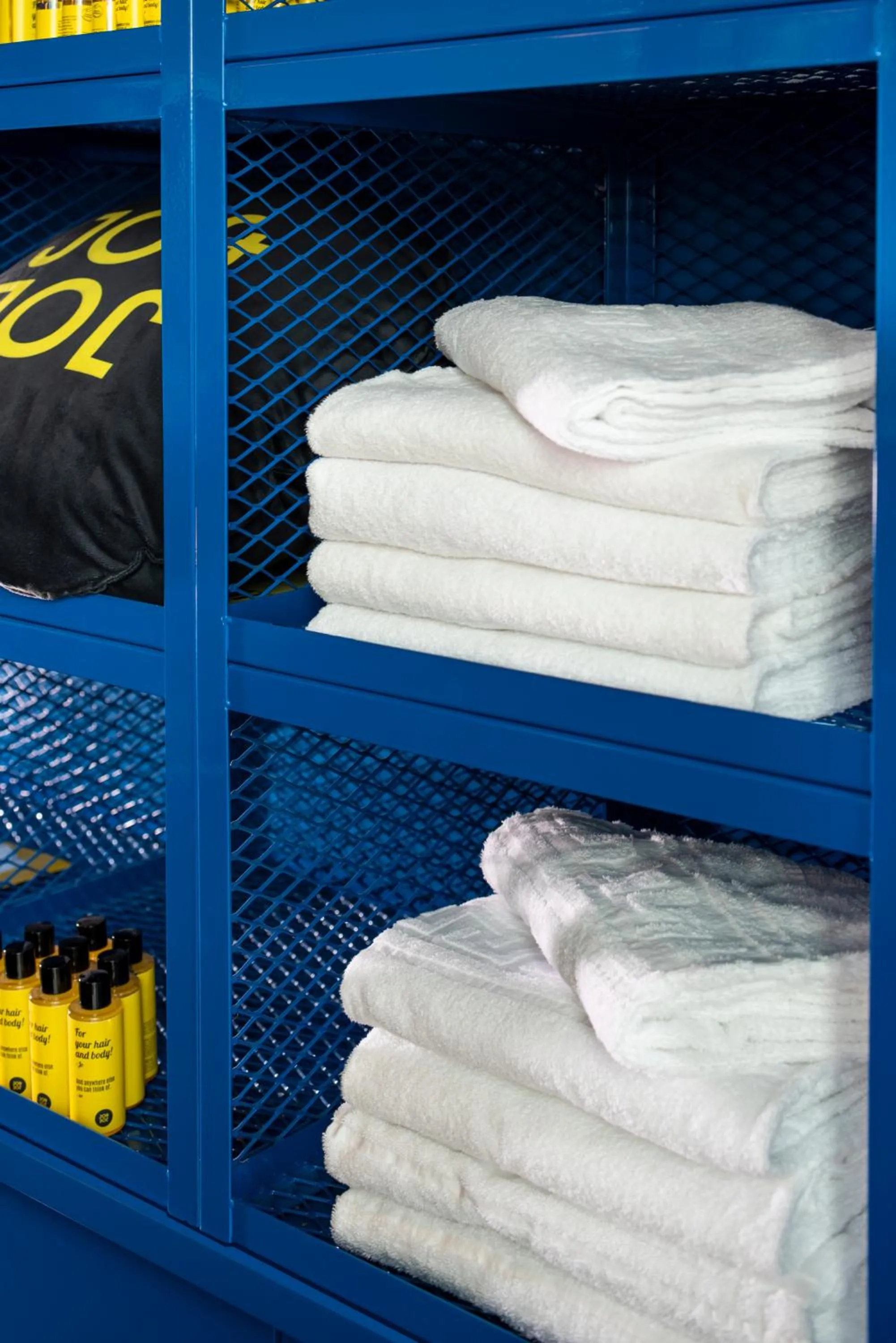 microwave in JO&JOE Paris Gentilly - Auberge de Jeunesse