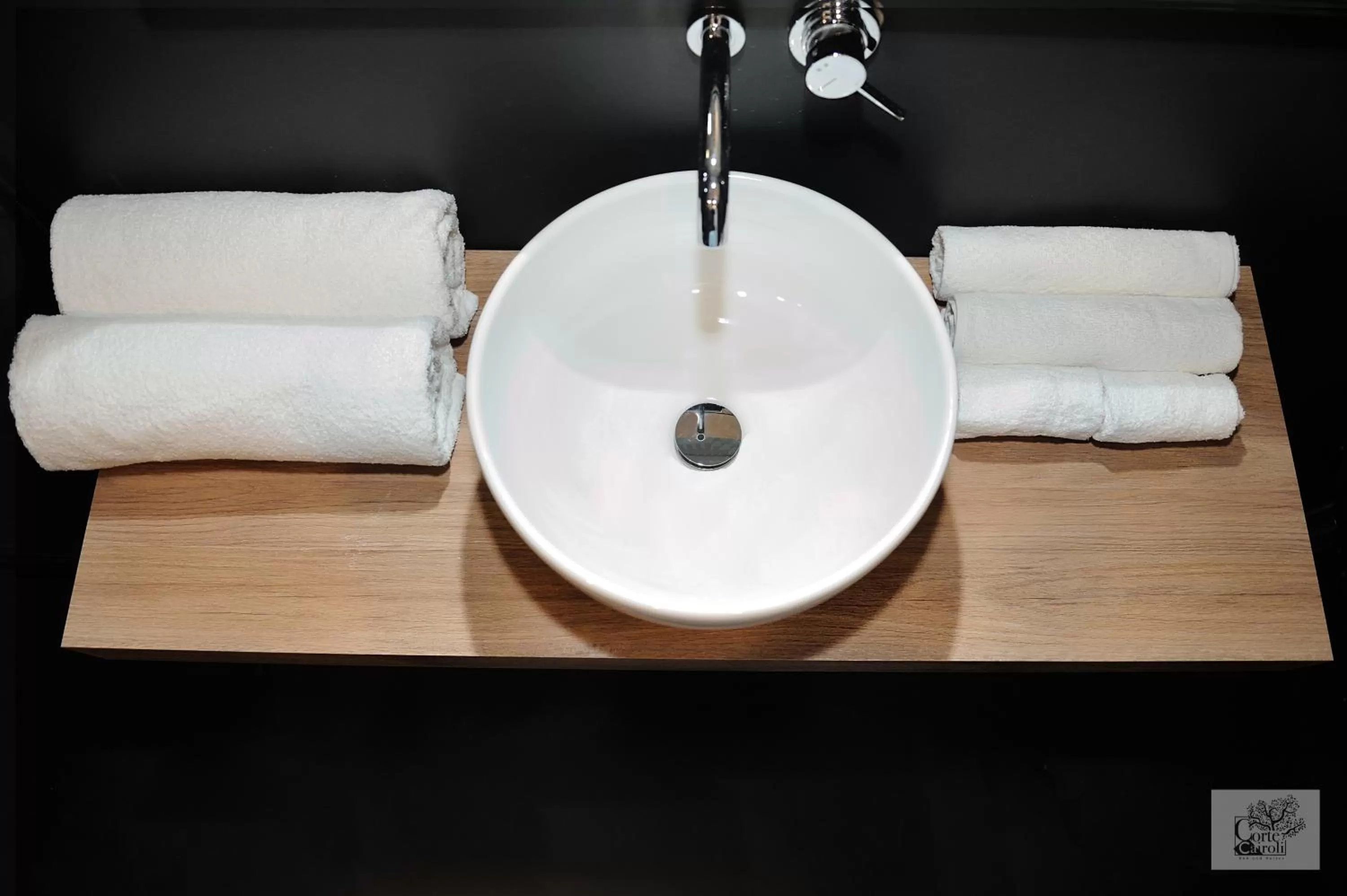 Corte Cairoli B&B and Suites