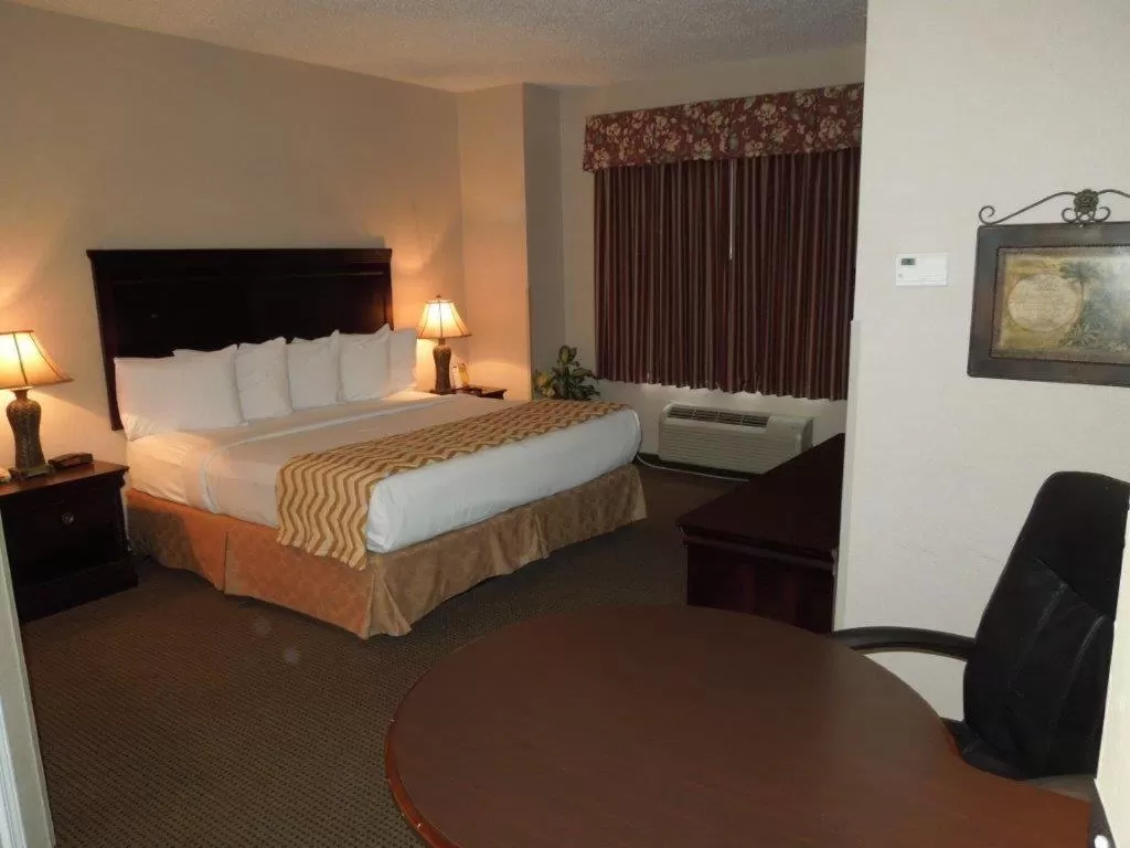 Bed in Super 8 by Wyndham Albany