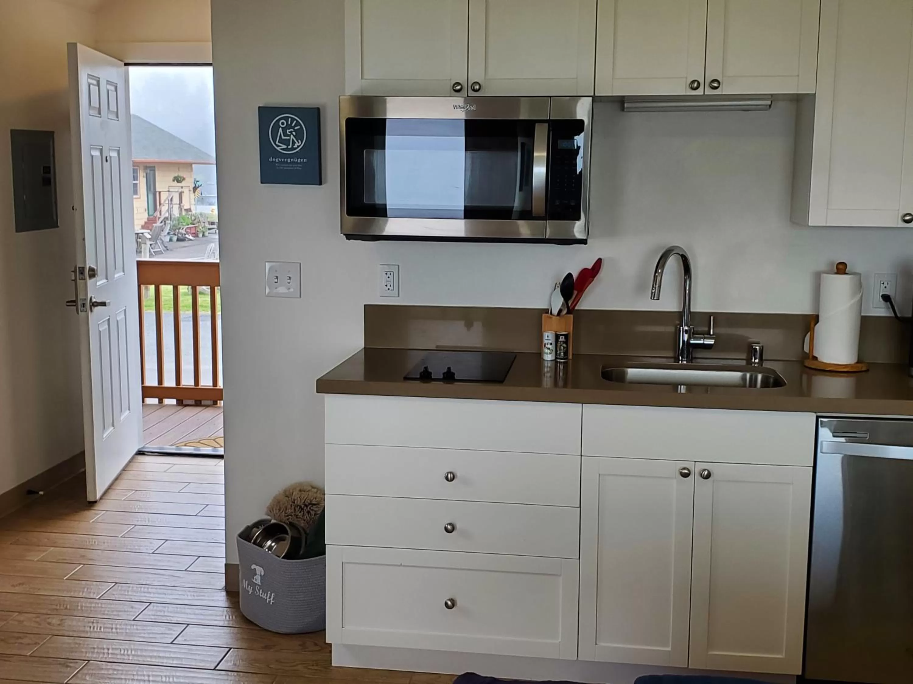 Coffee/tea facilities in Moonstone Beach Motel