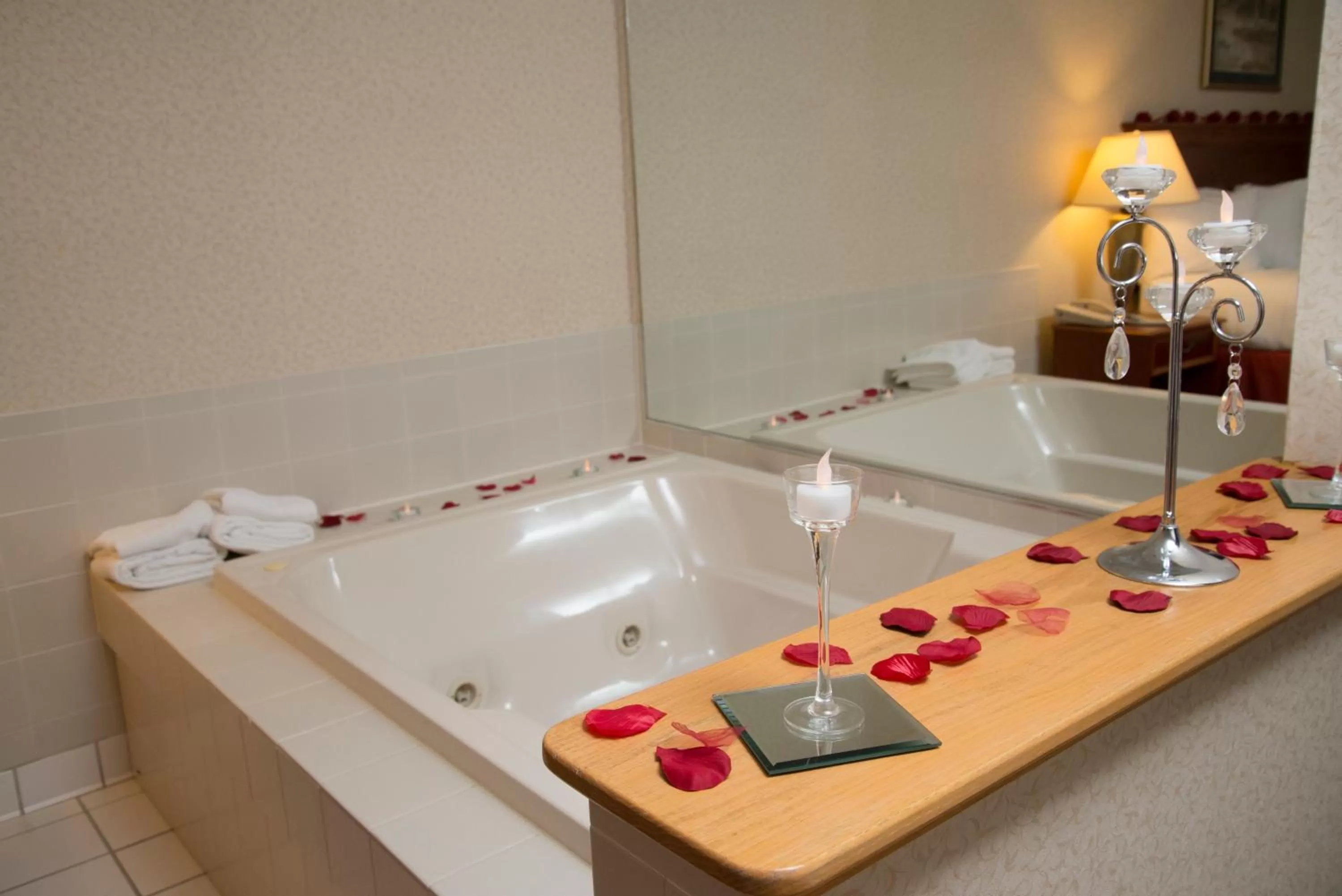 King Suite with Spa Bath in Carlton Lodge