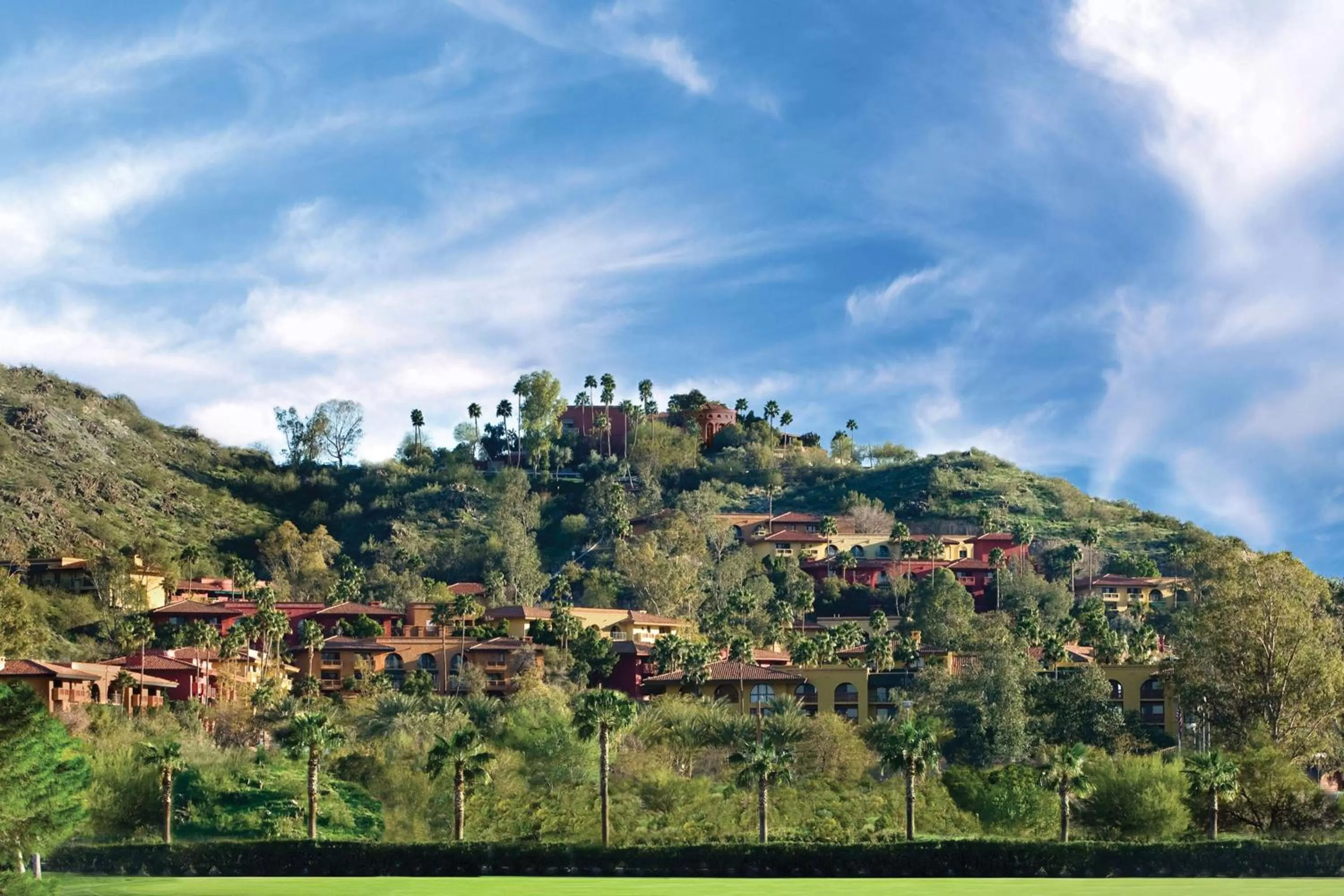 Property building in Hilton Phoenix Tapatio Cliffs Resort