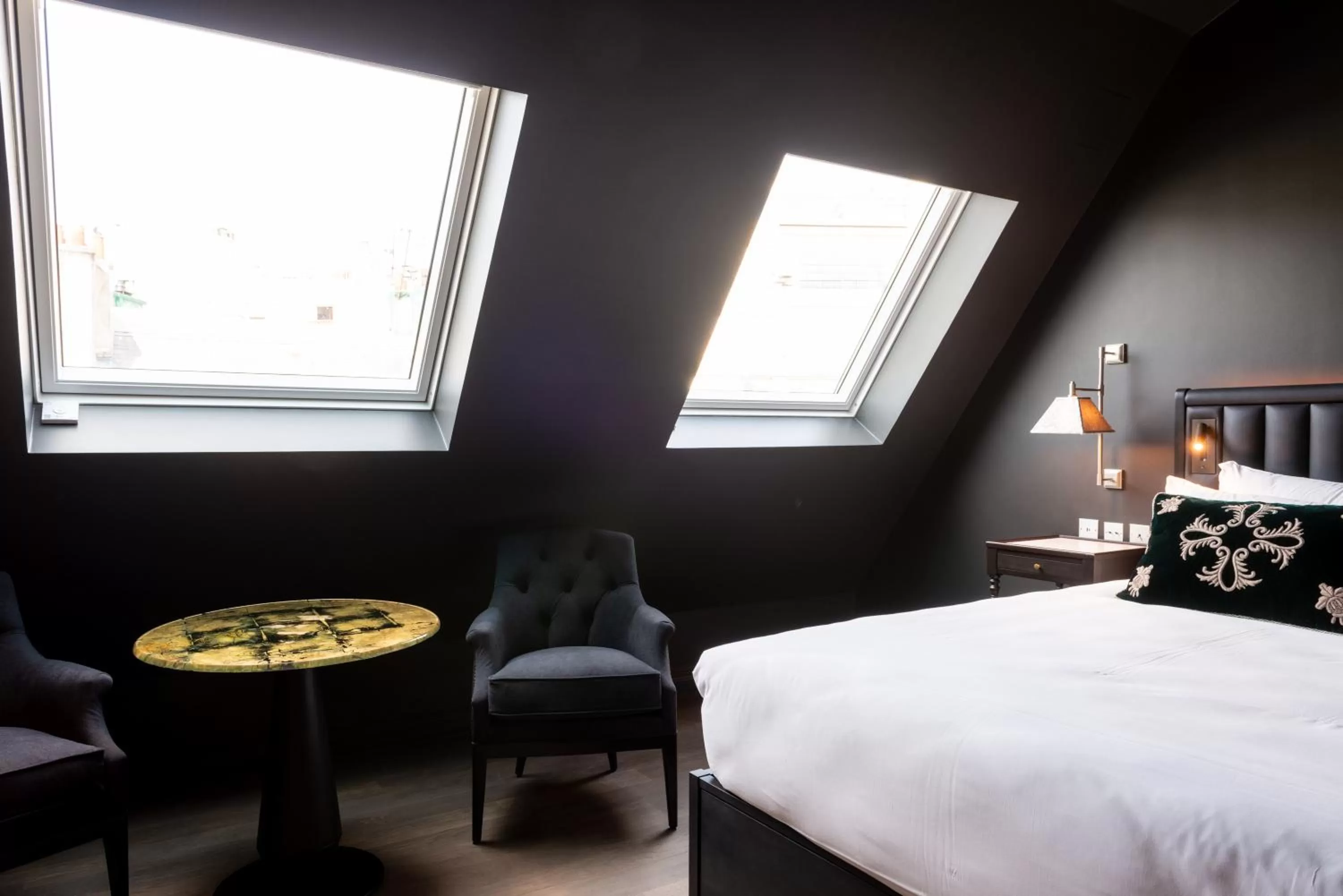 Photo of the whole room, Bed in Hotel de Montesquieu