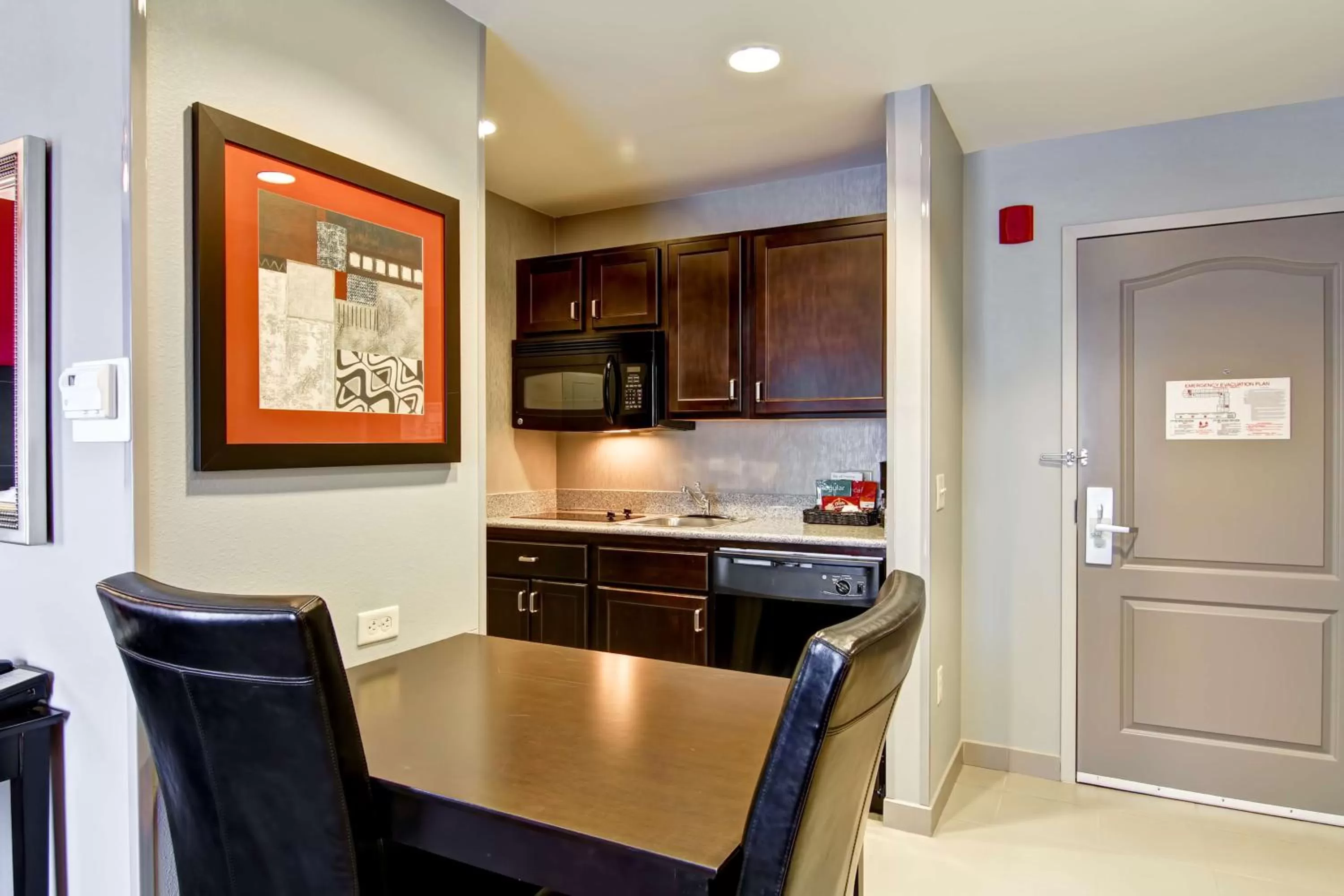 Kitchen or kitchenette in Homewood Suites by Hilton Leesburg
