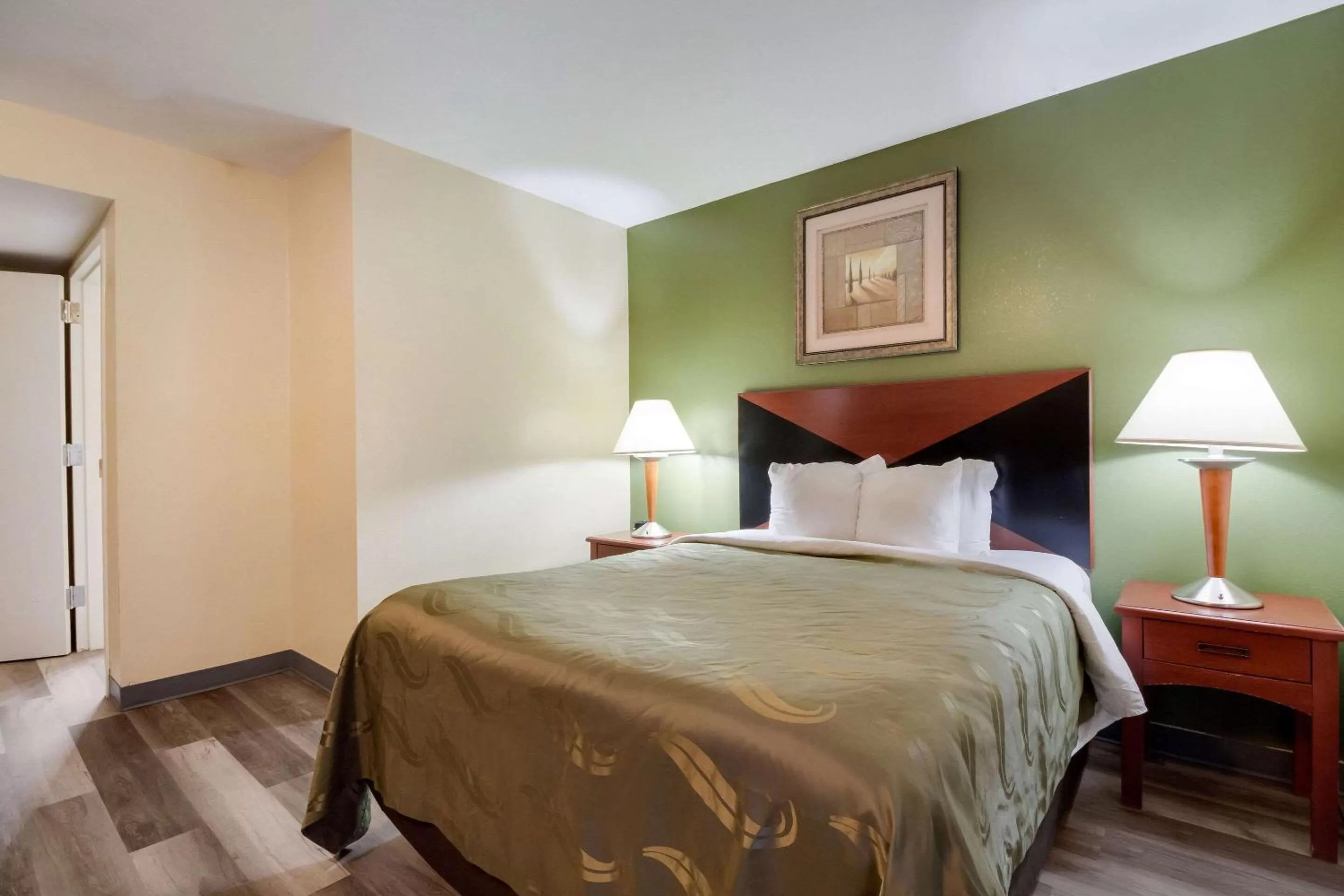 Bedroom in Quality Inn Baytown - Houston East