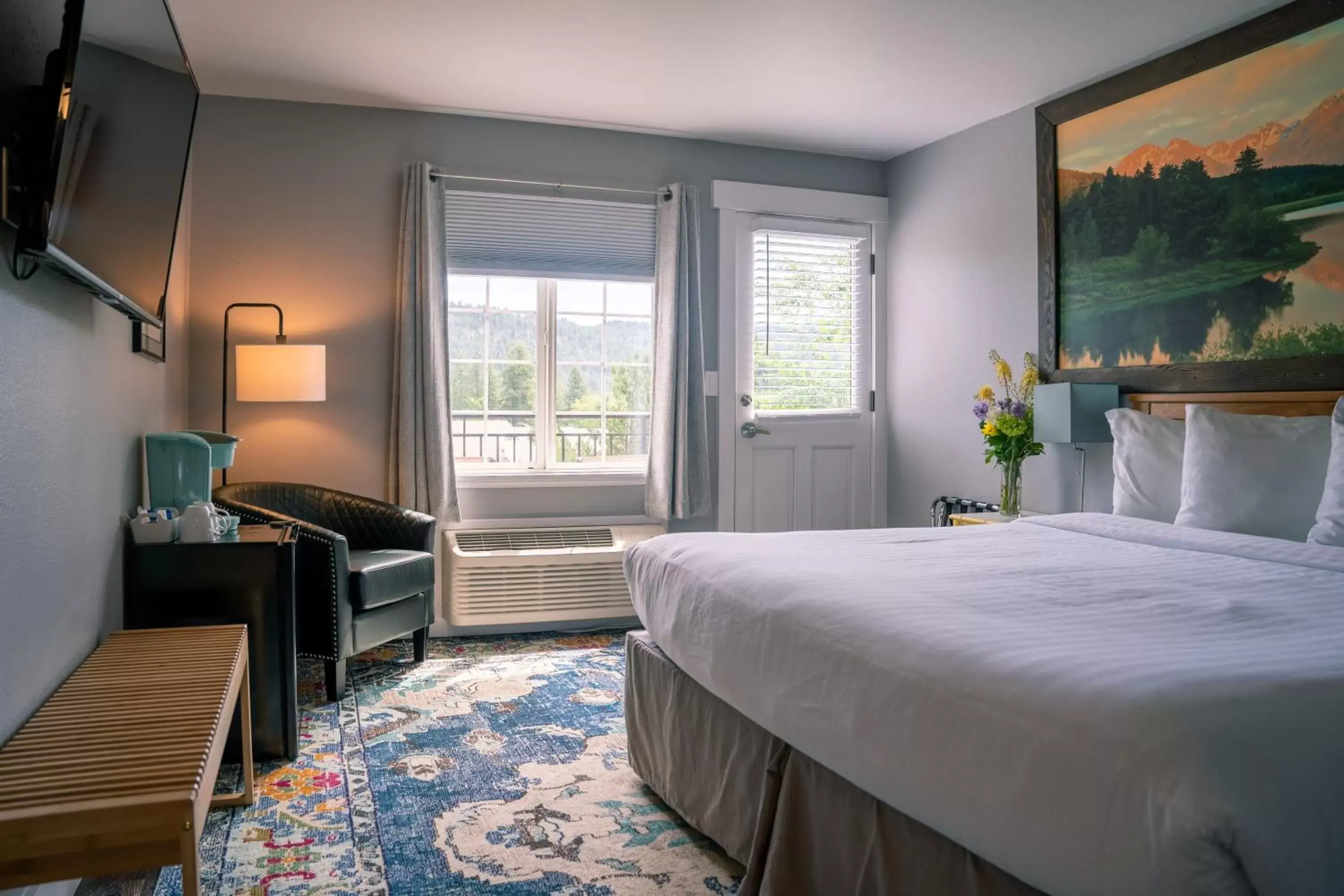 Superior King Room in Blue Elk Inn Superior King Room in Blue Elk Inn