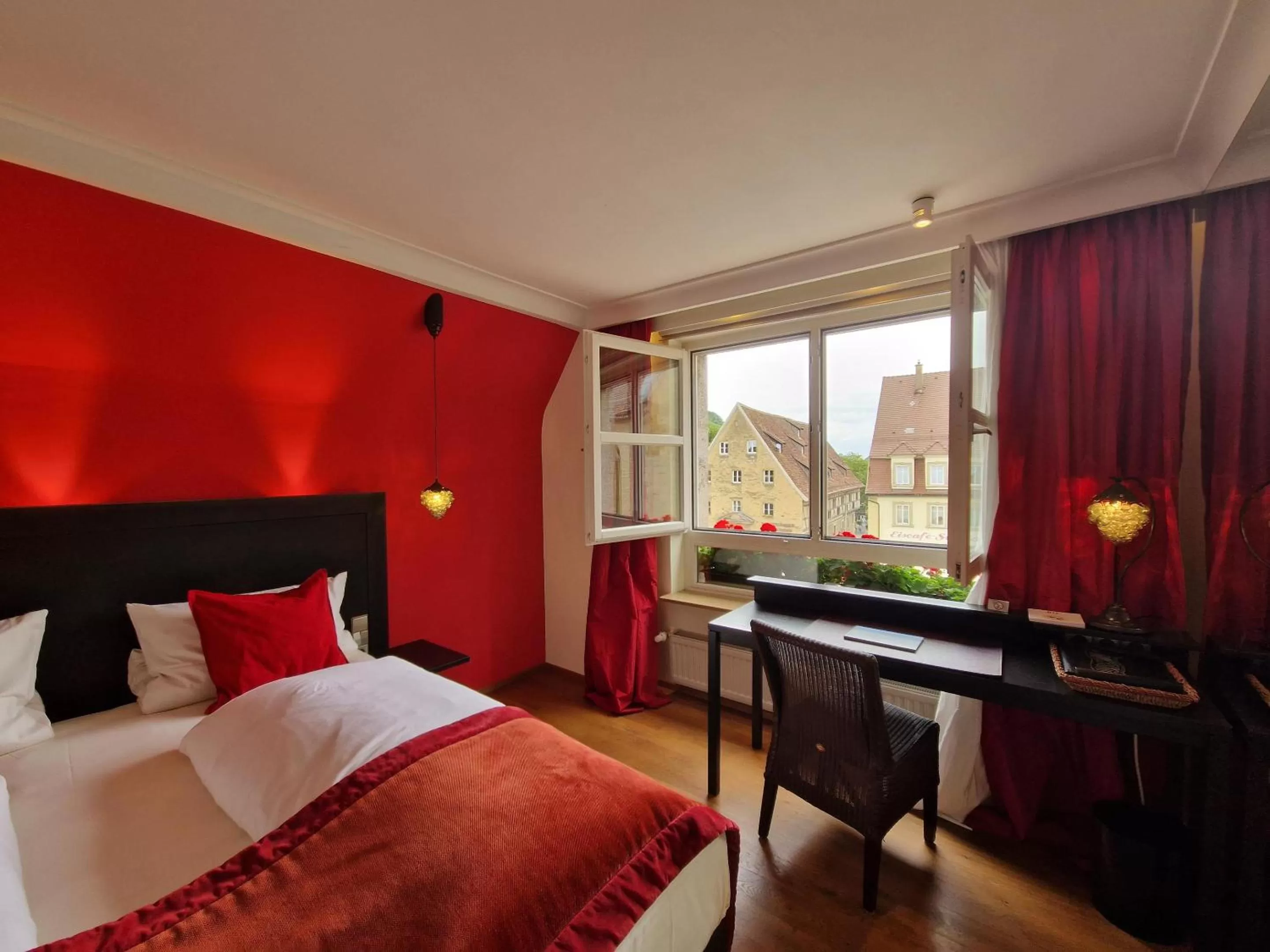 Bed in Laurentius Boutique-Hotel & Restaurant