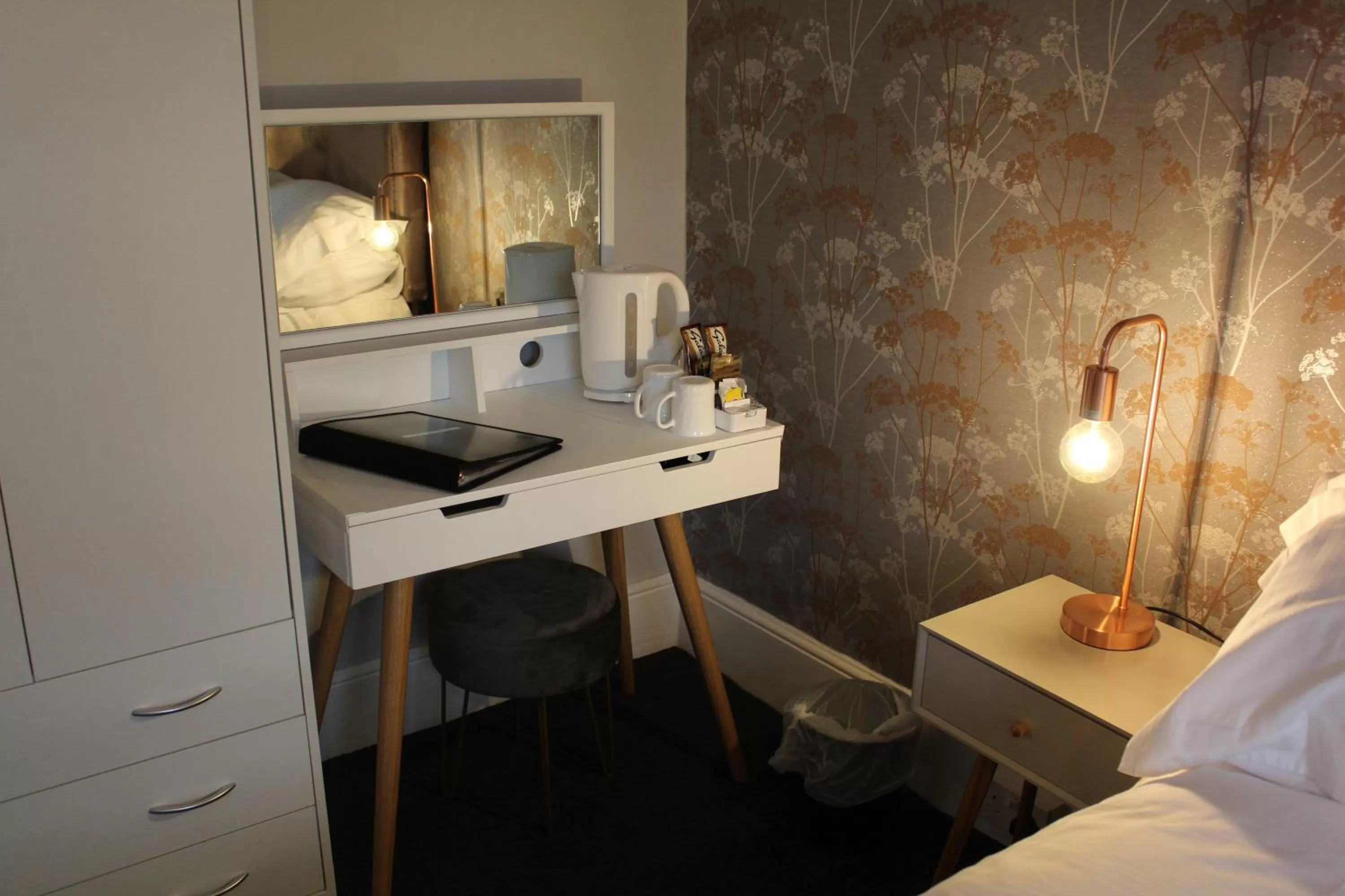 Coffee/tea facilities in The Darnley Hotel