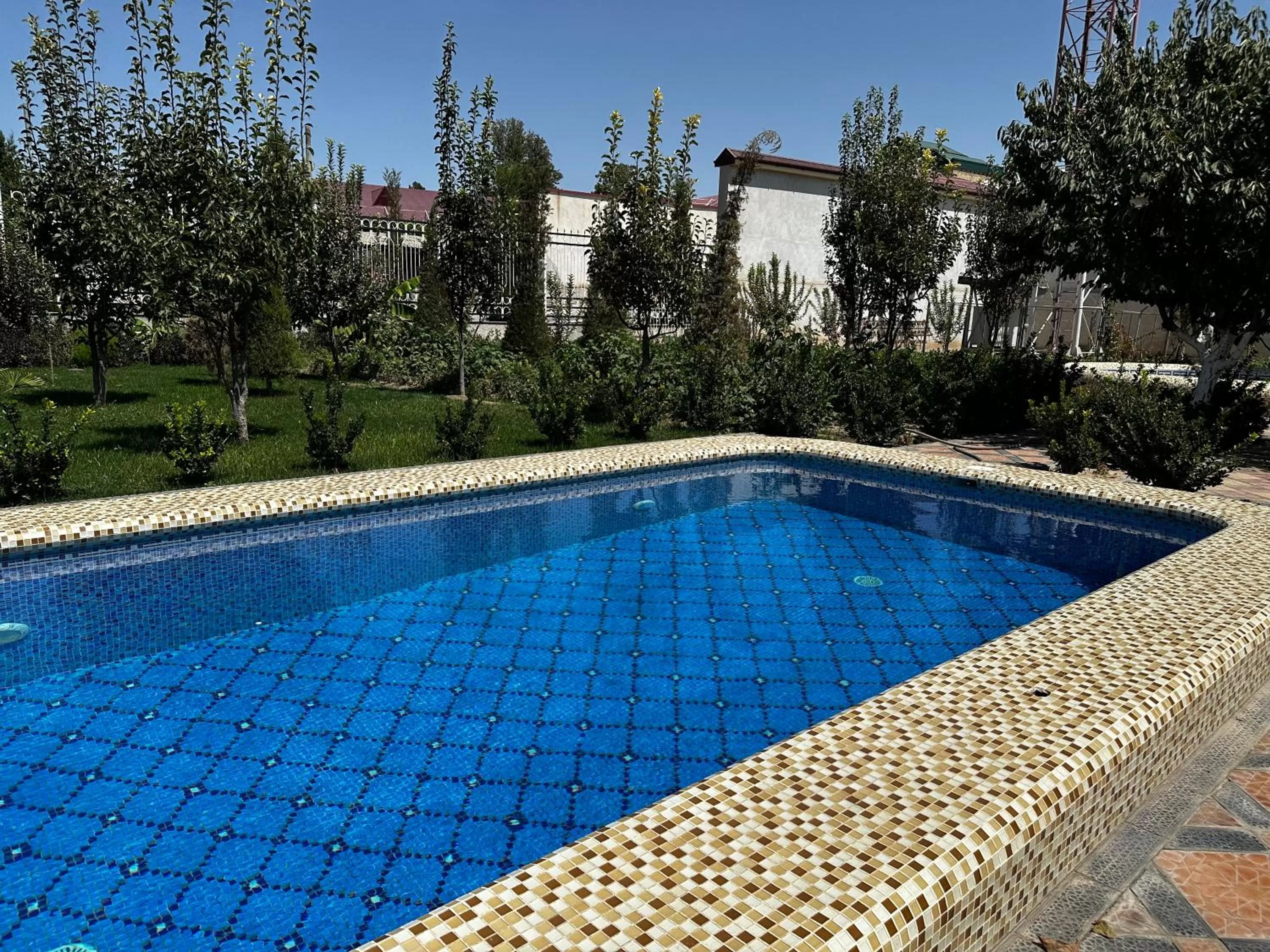 Swimming Pool in Samarabonu Hotel