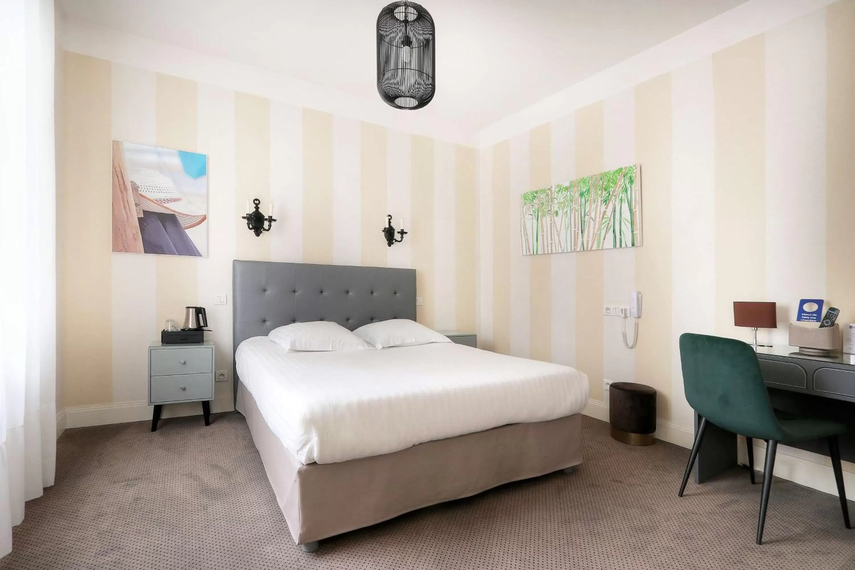 Superior Queen Room with Courtyard View in Best Western Hôtel Brittany La Baule Centre & Plages Superior Queen Room with Courtyard View in Best Western Hôtel Brittany La Baule Centre & Plages