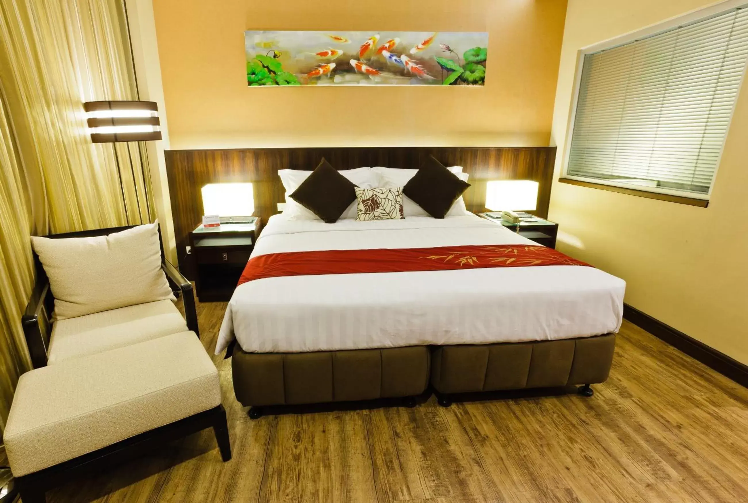 Deluxe Double or Twin Room in Ramada by Wyndham Manila Central Deluxe Double or Twin Room in Ramada by Wyndham Manila Central
