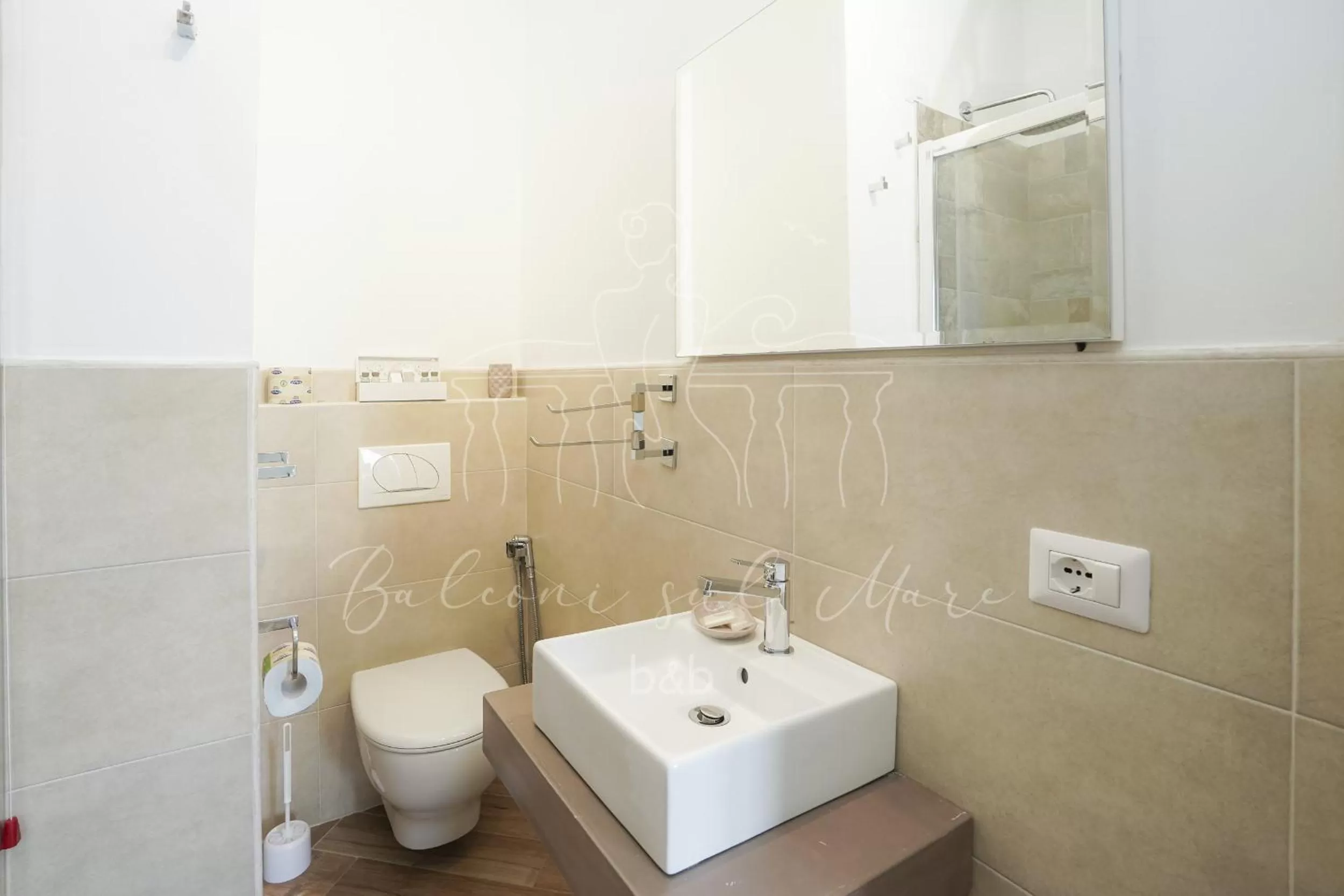 Shower in Balconi sul mare