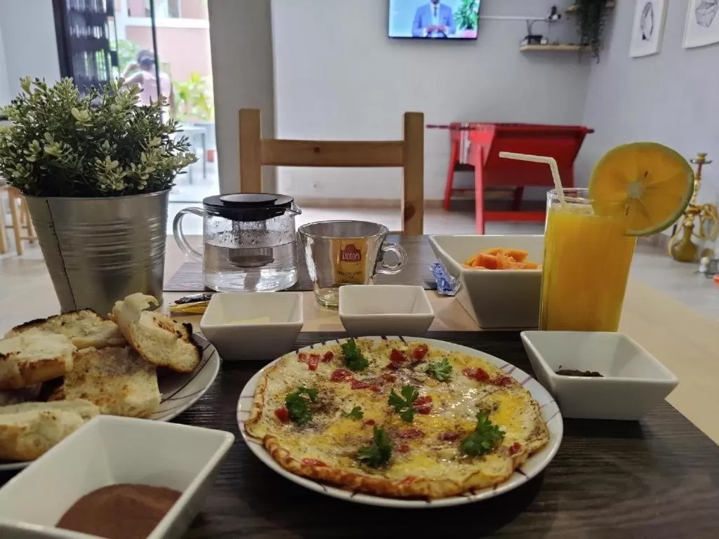 Food and drinks in La Maison de Kouadio