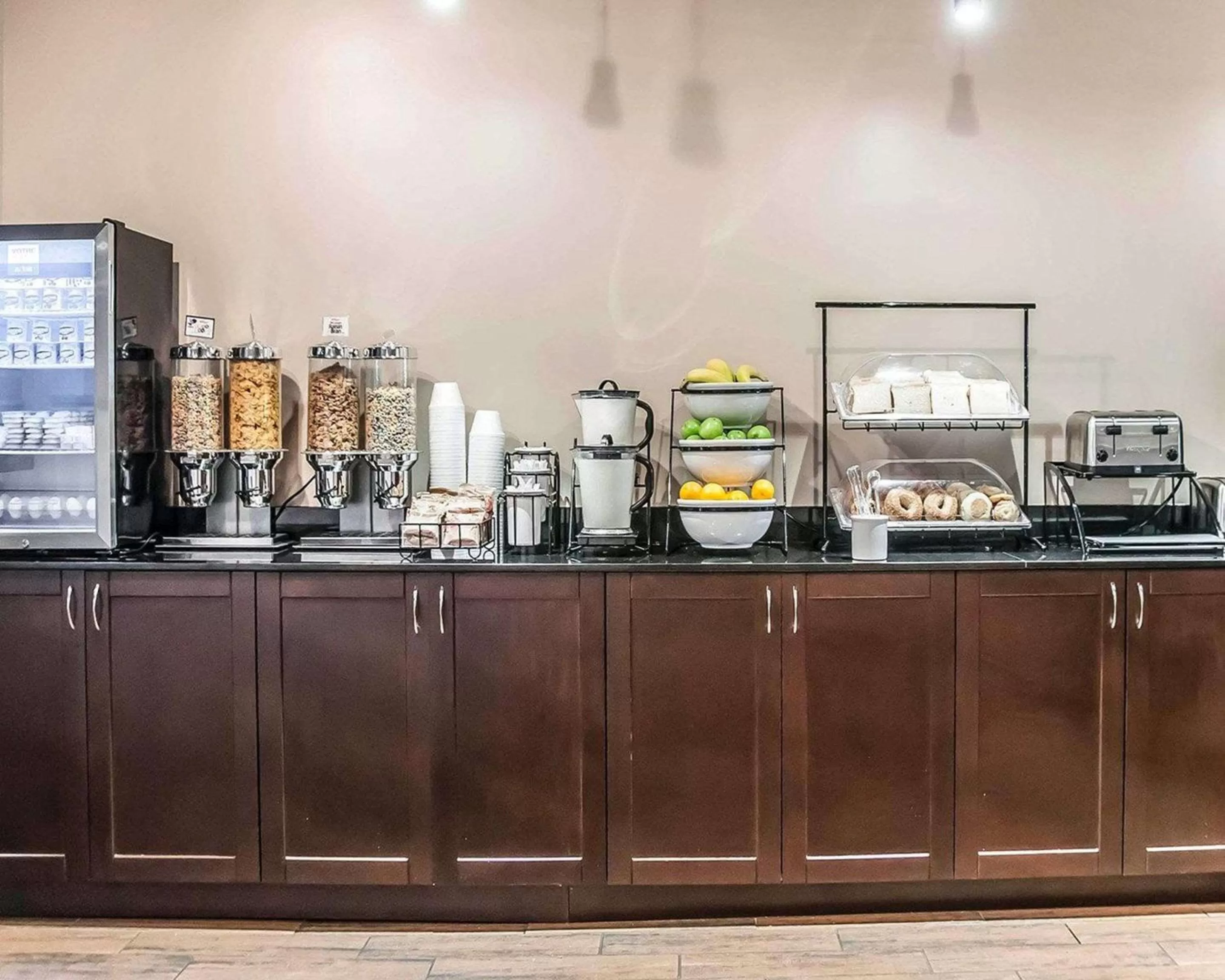 Restaurant/places to eat in Comfort Inn