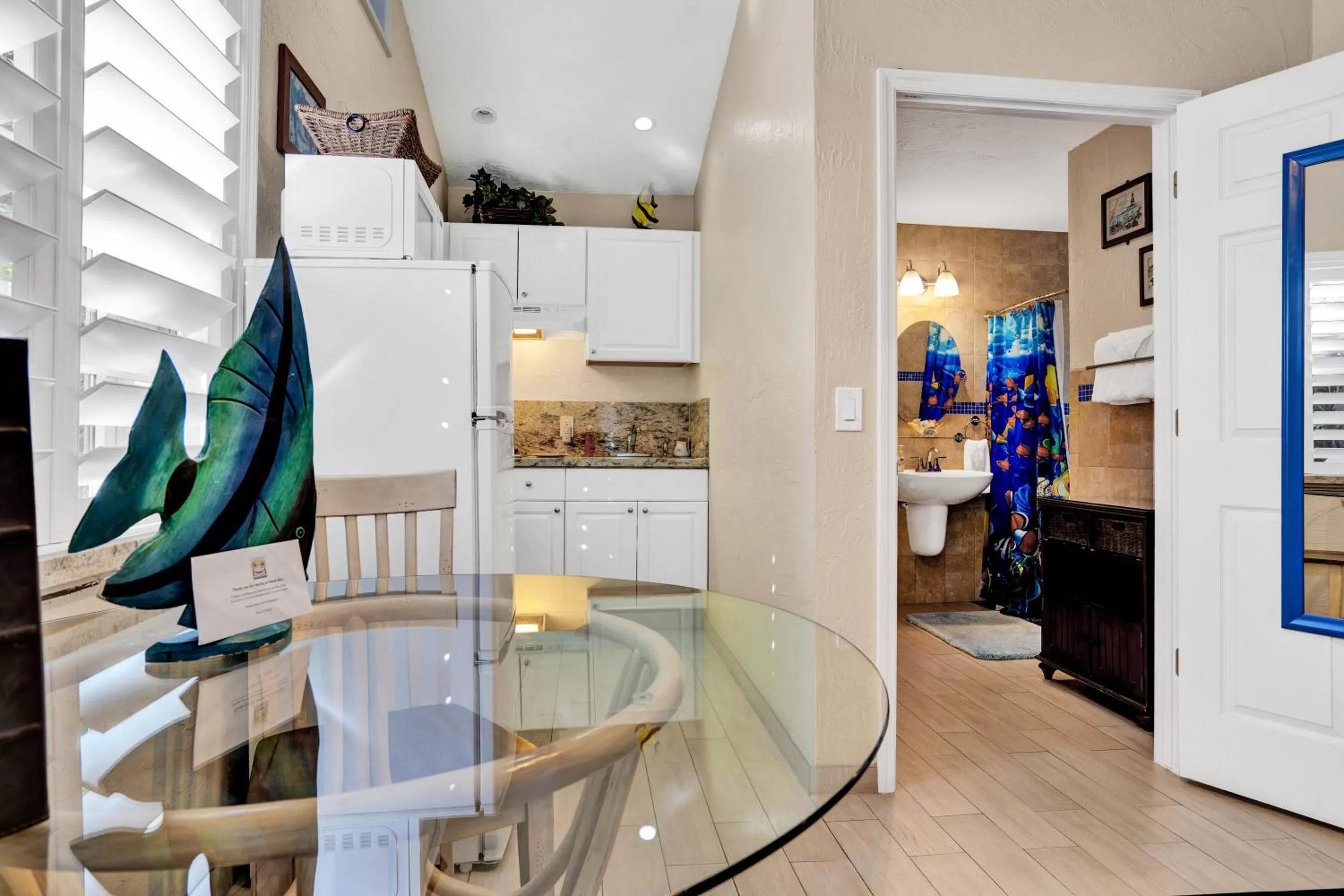 Dining area in Island Bay Resort